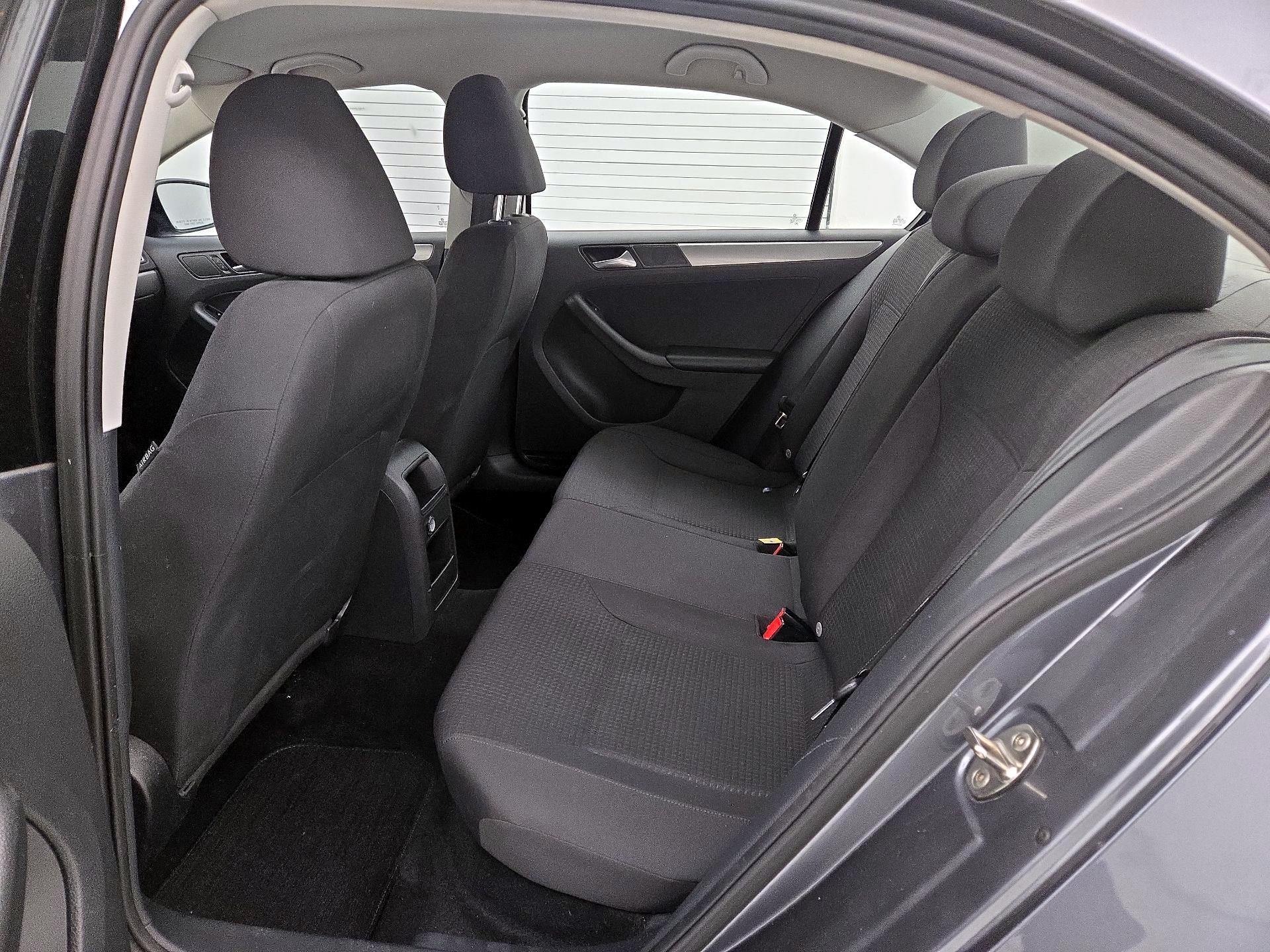 Thumbnail: 2015 Volkswagen Jetta - 16