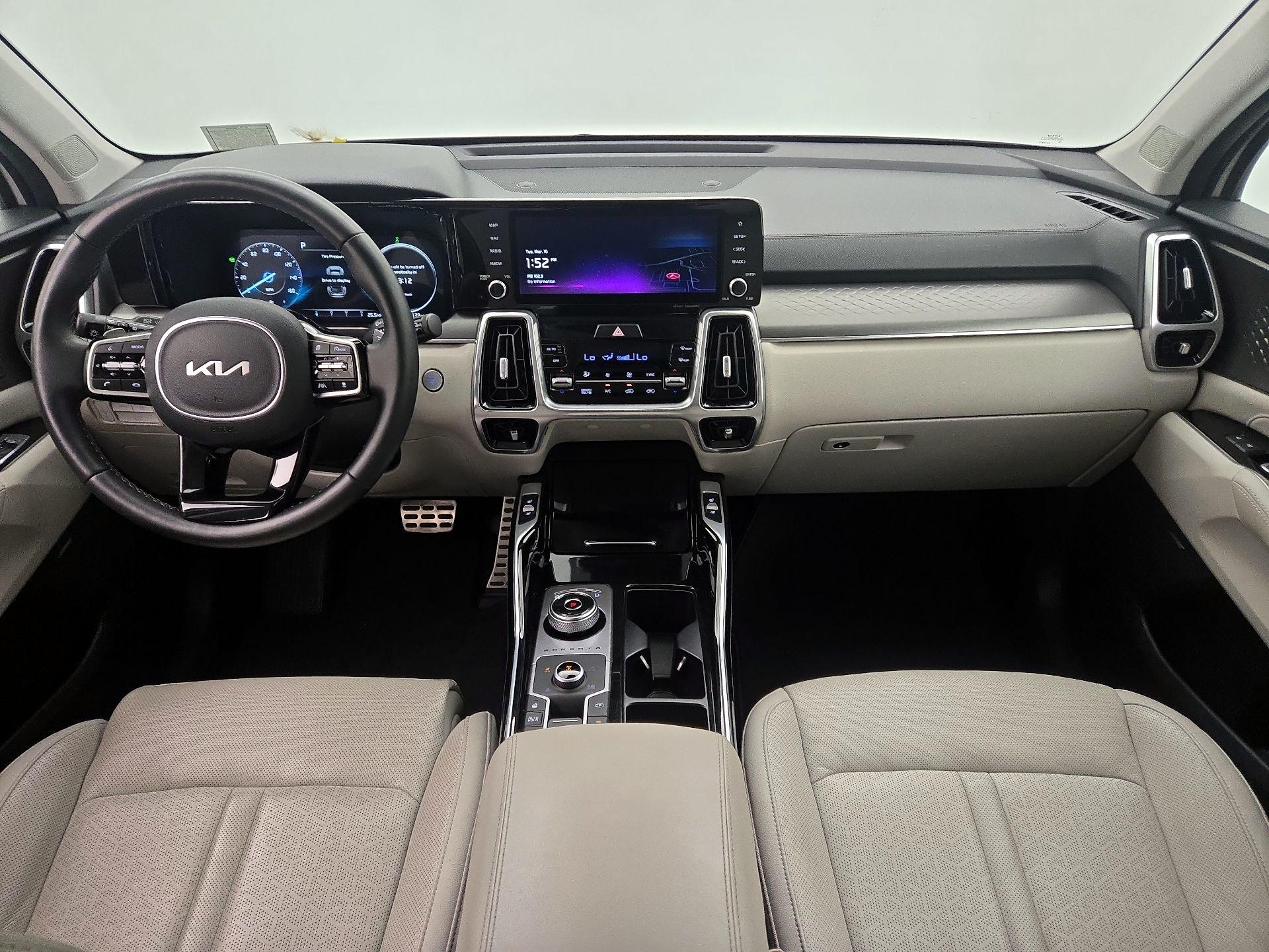 Thumbnail: 2023 Kia Sorento - 9