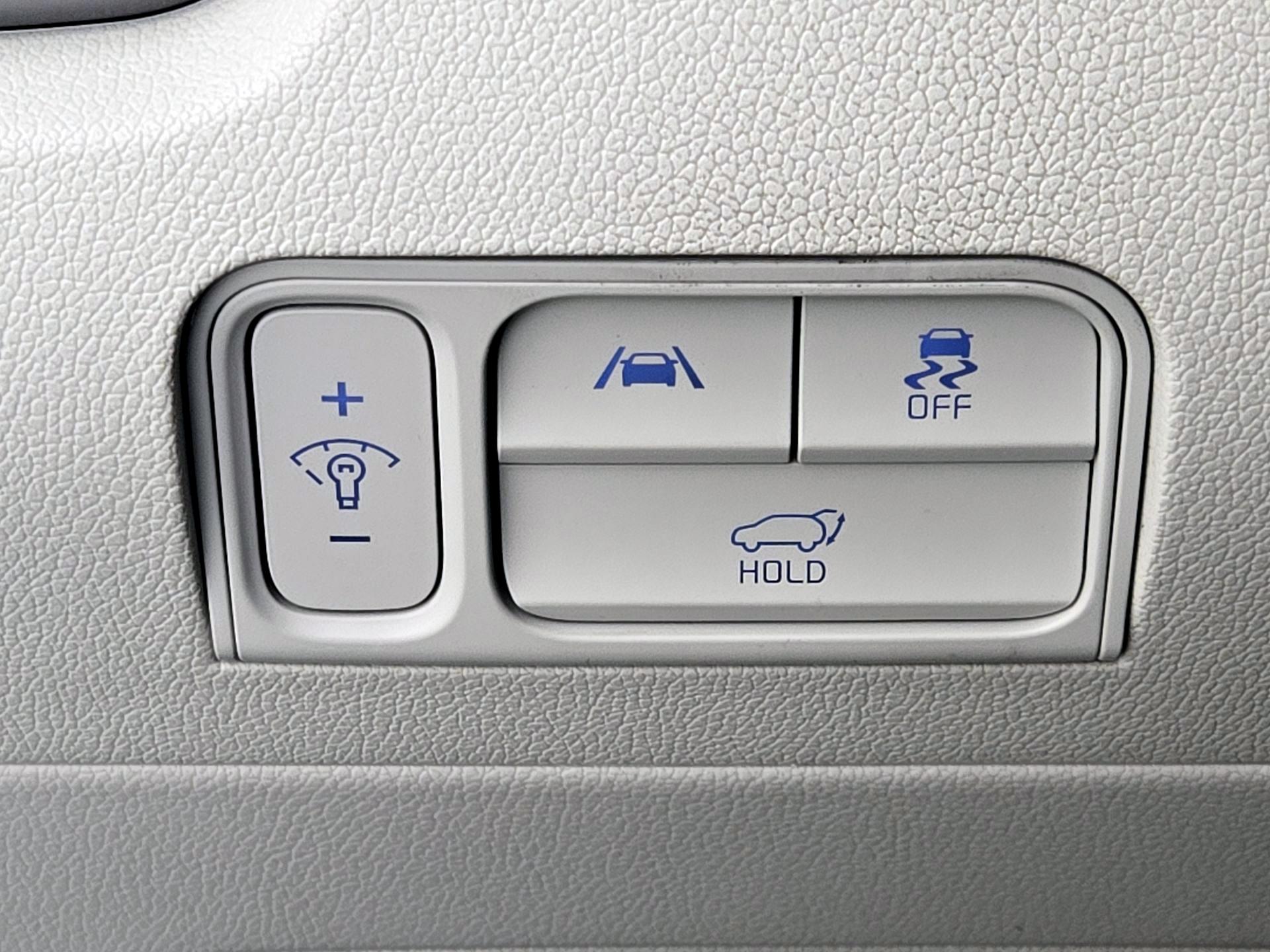 Thumbnail: 2023 Kia Sorento - 13