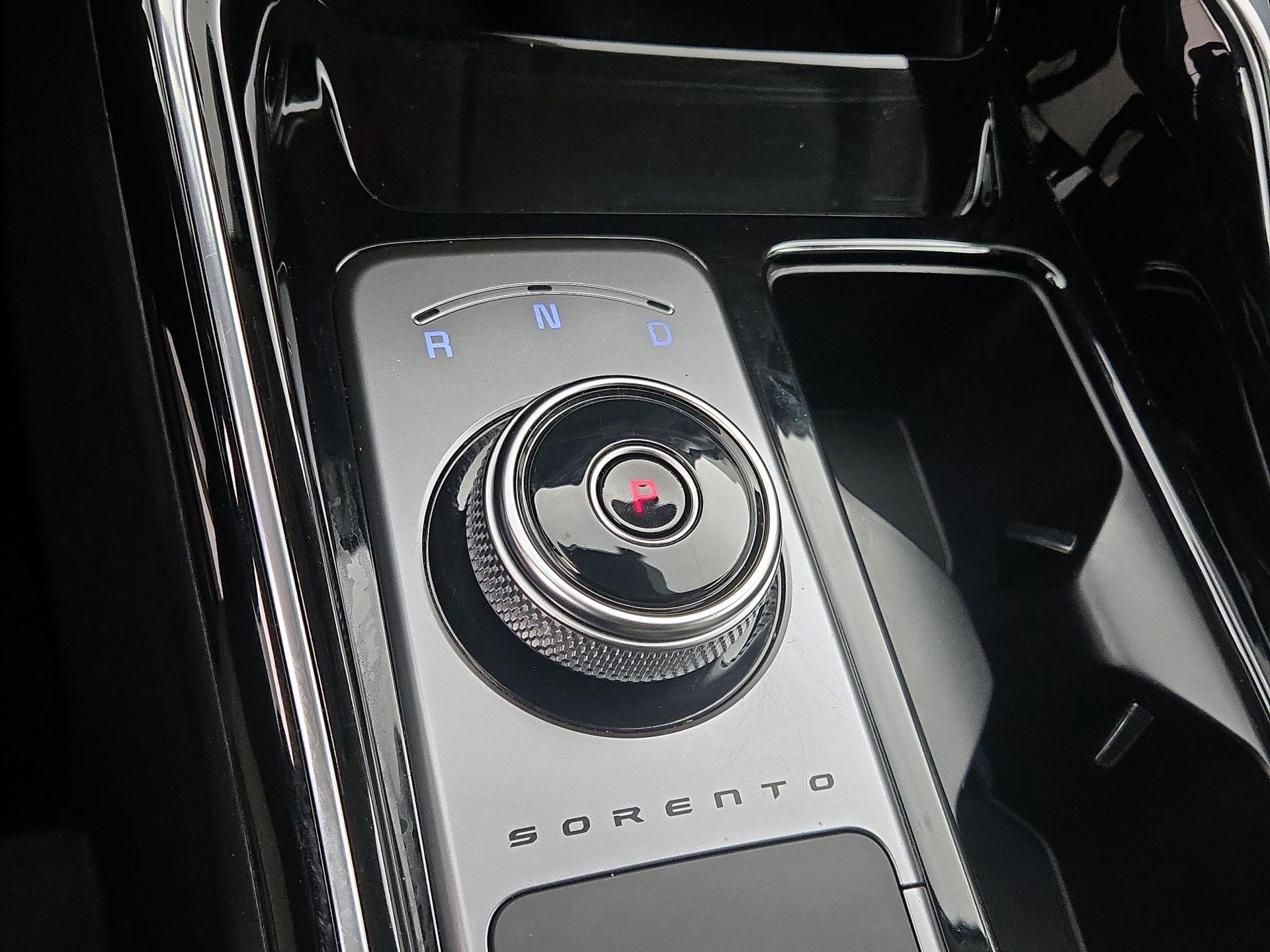 Thumbnail: 2023 Kia Sorento - 17