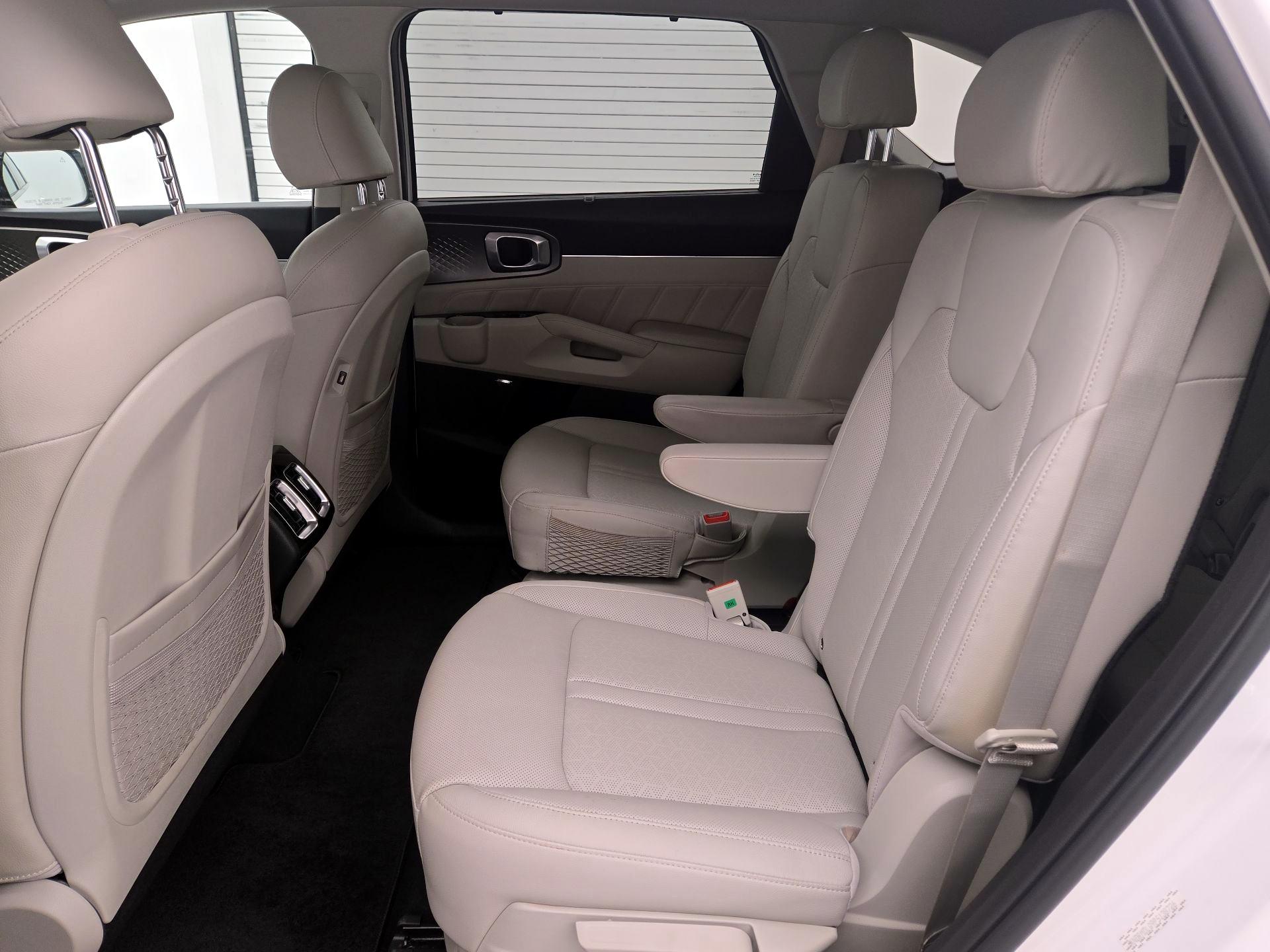 Thumbnail: 2023 Kia Sorento - 20