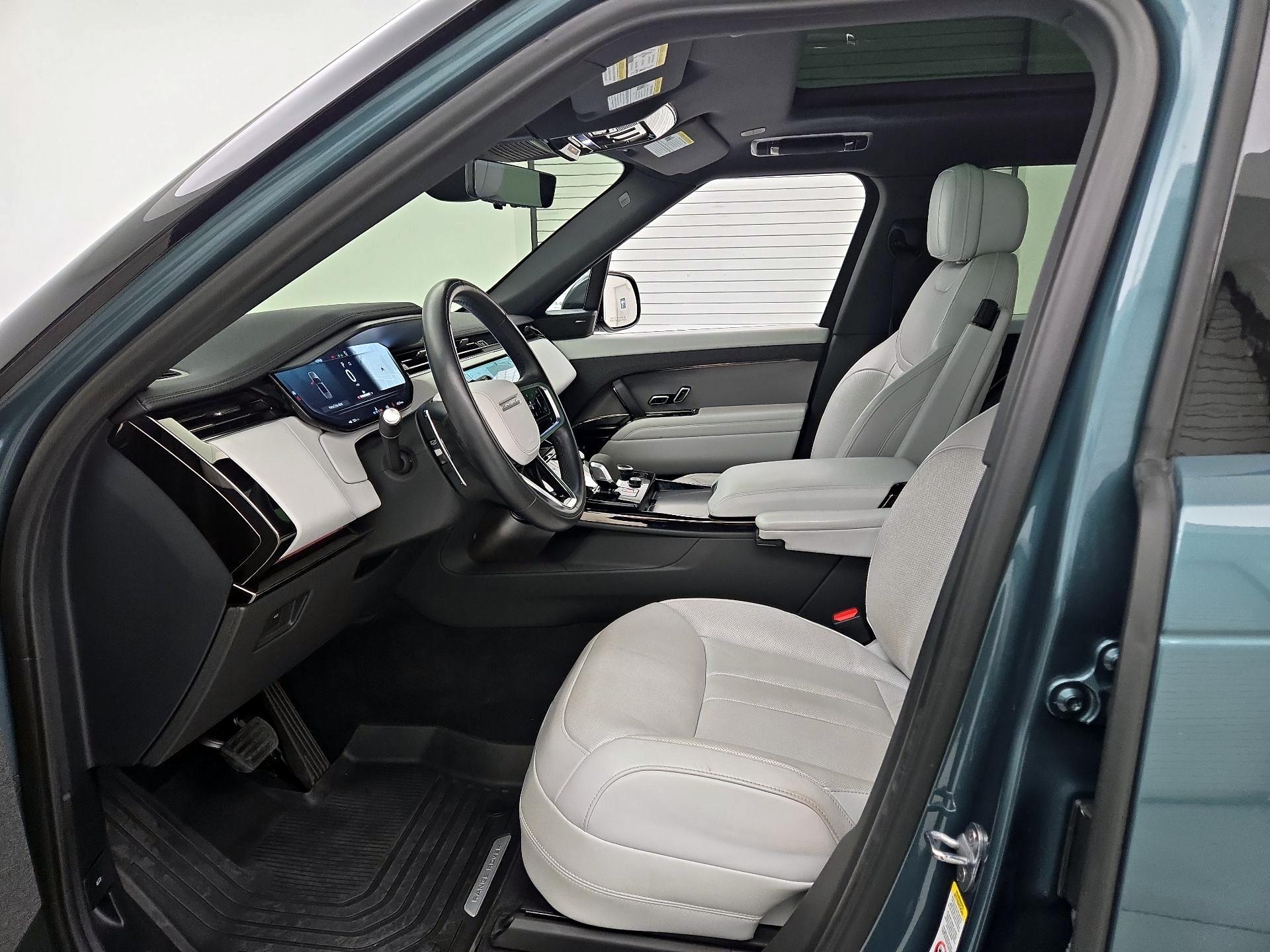 Thumbnail: 2023 Land Rover Range Rover Sport - 11