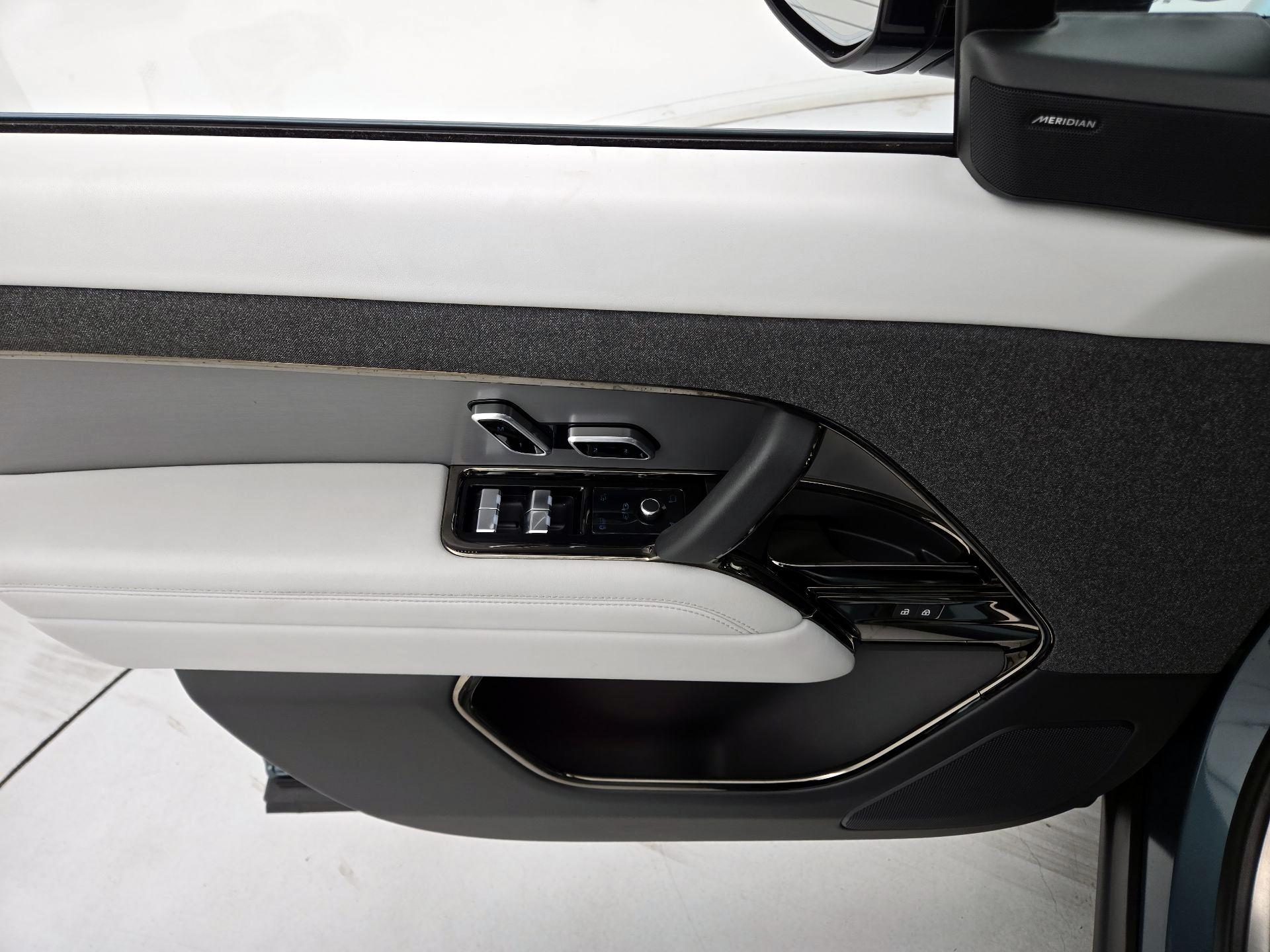 Thumbnail: 2023 Land Rover Range Rover Sport - 12