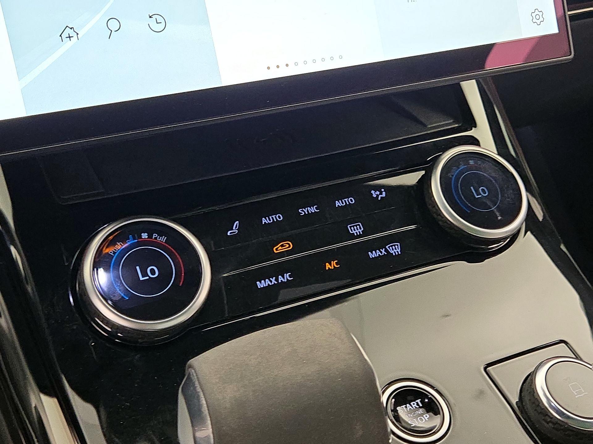 Thumbnail: 2023 Land Rover Range Rover Sport - 17