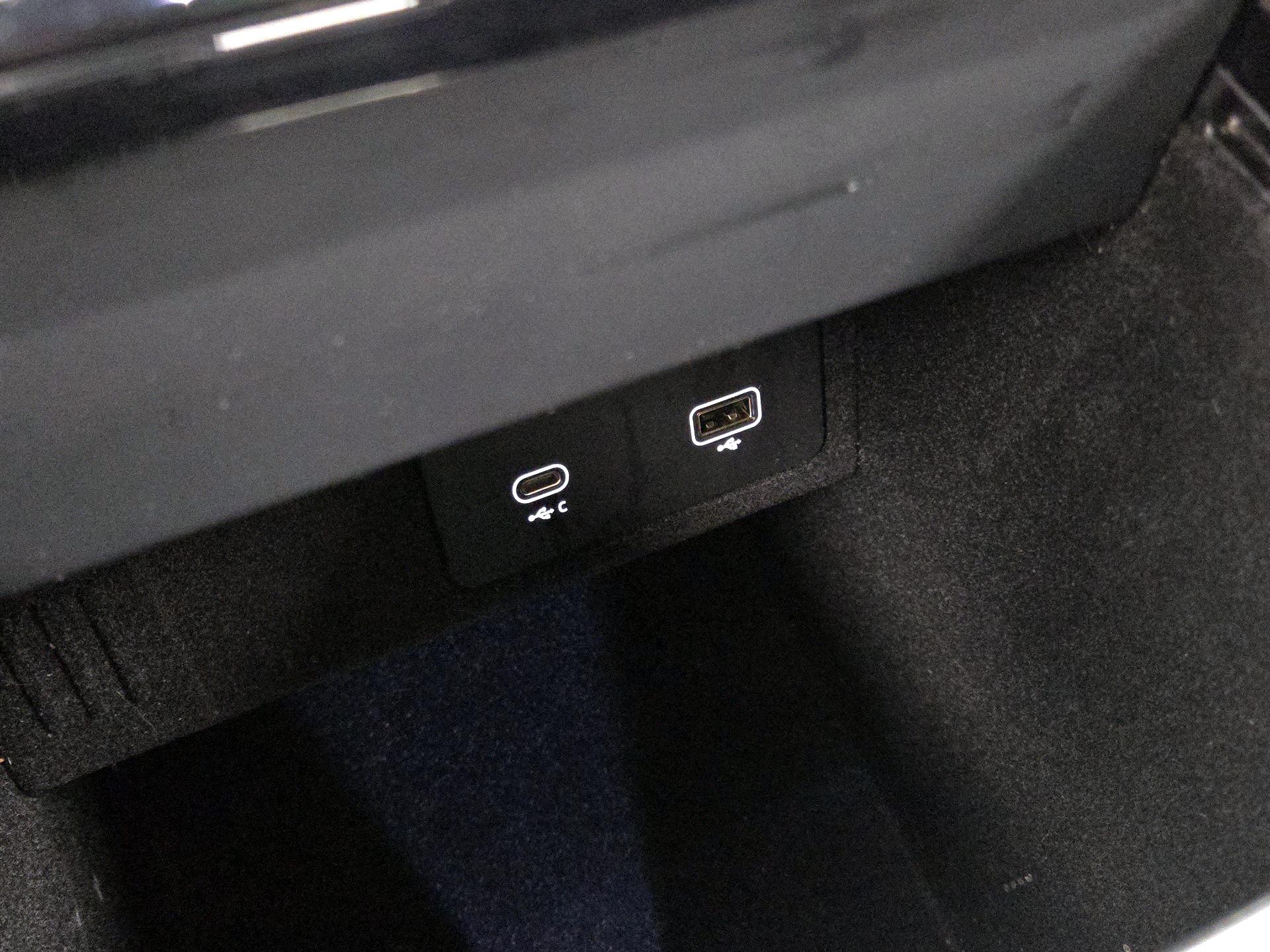 Thumbnail: 2023 Land Rover Range Rover Sport - 19