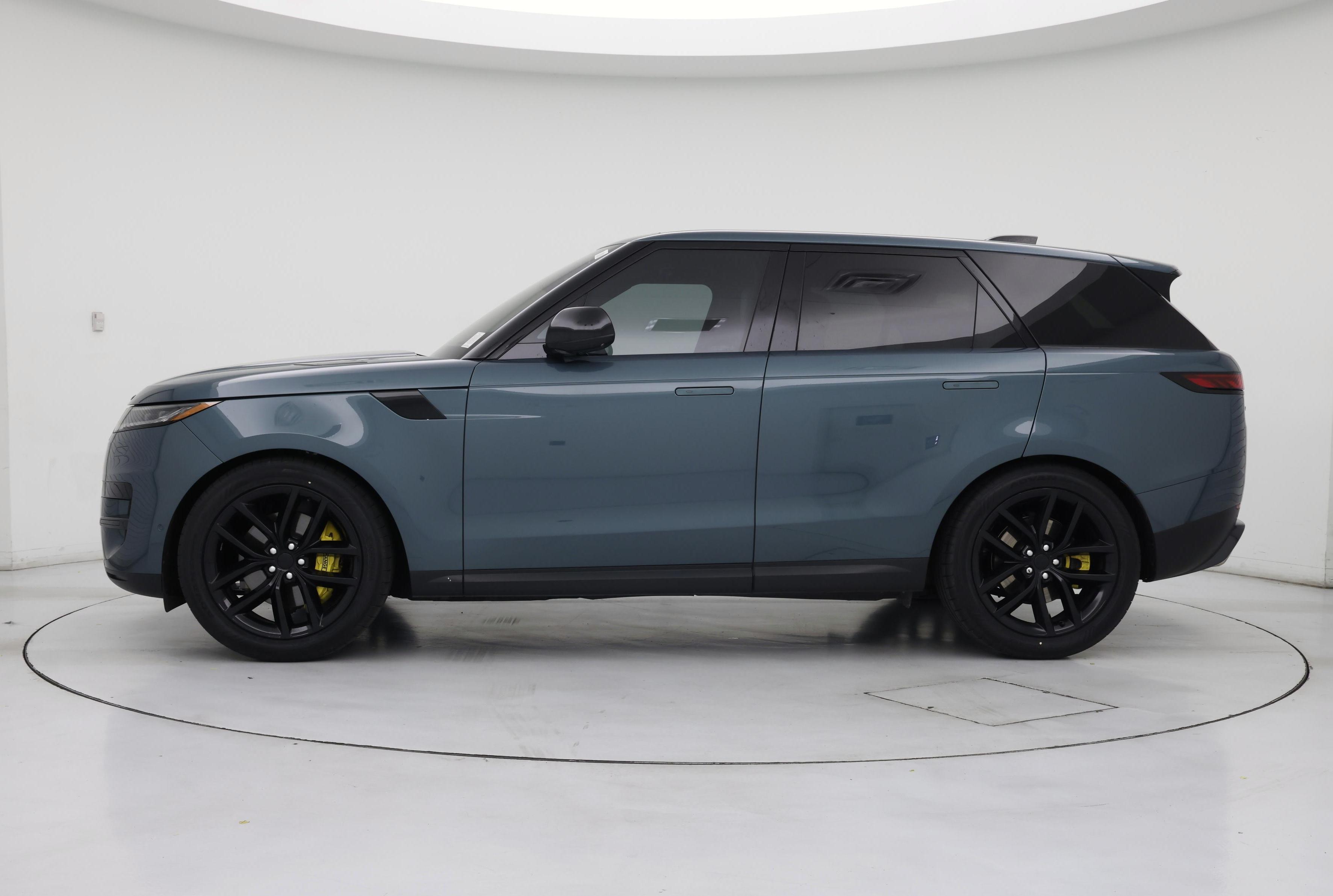 Thumbnail: 2023 Land Rover Range Rover Sport - 3