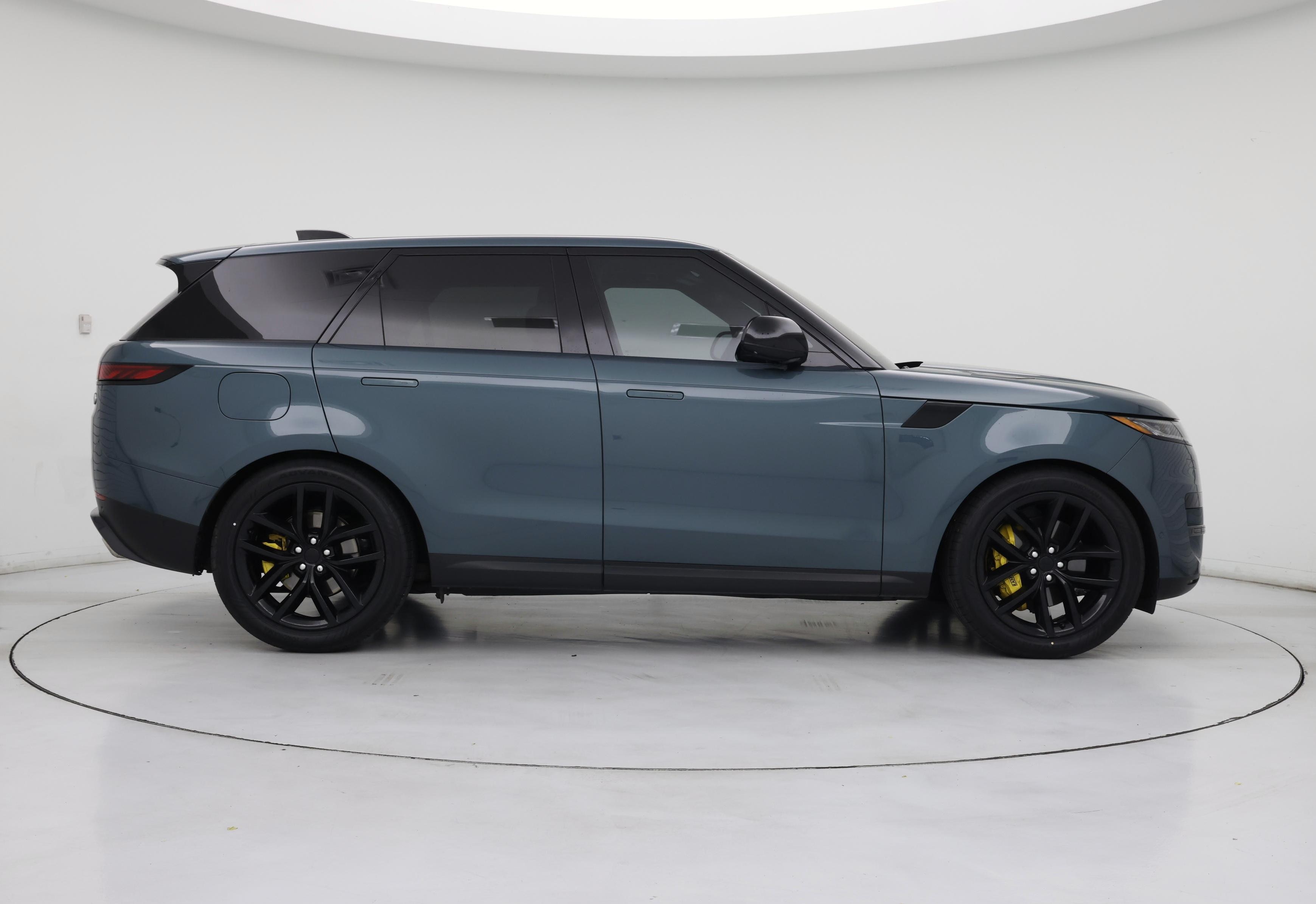 Thumbnail: 2023 Land Rover Range Rover Sport - 7