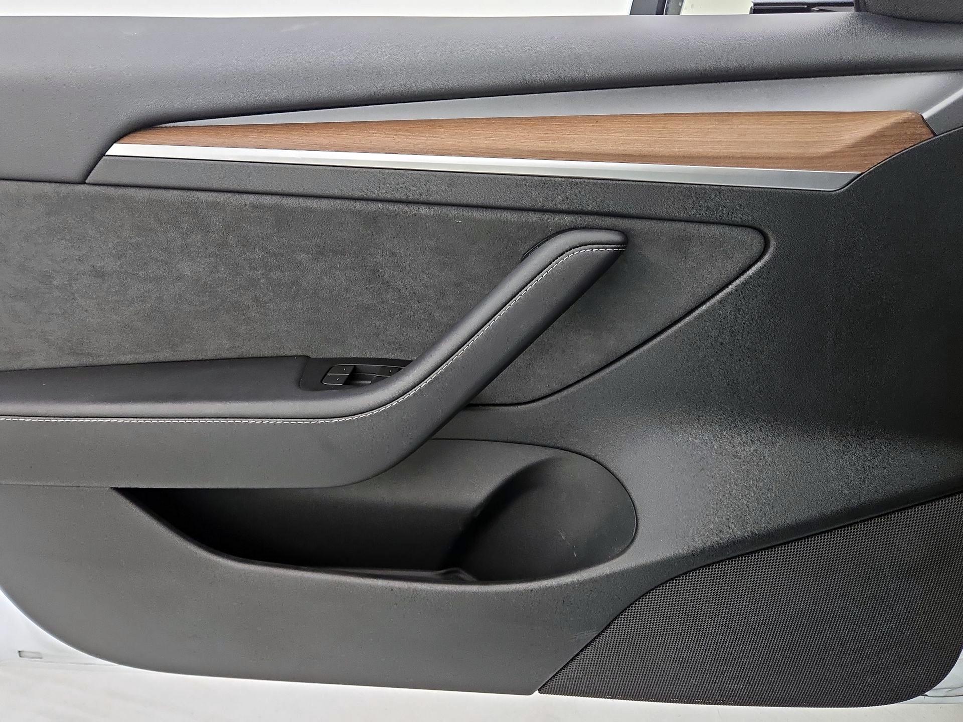 Thumbnail: 2023 Tesla Model 3 - 12