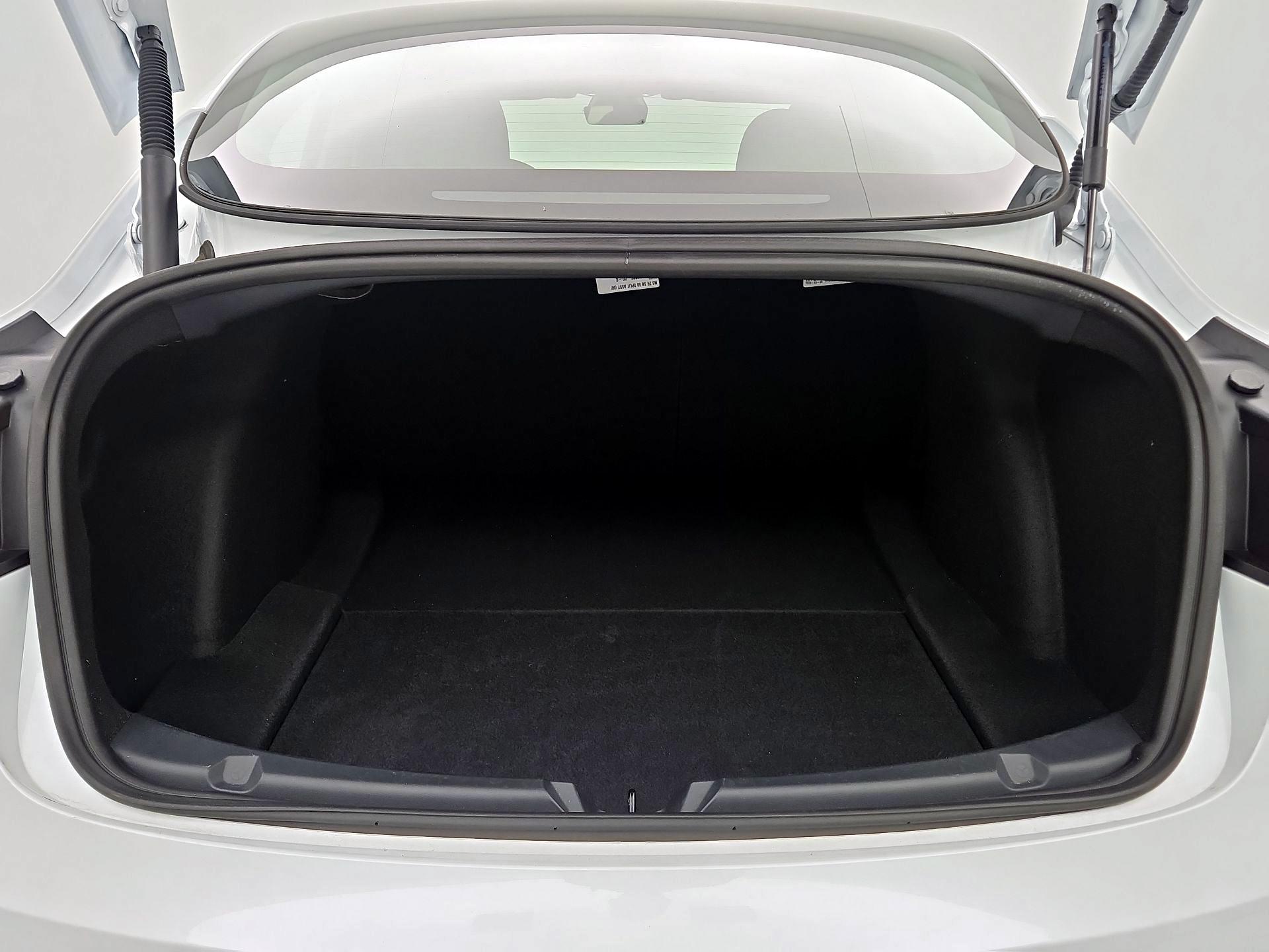 Thumbnail: 2023 Tesla Model 3 - 19