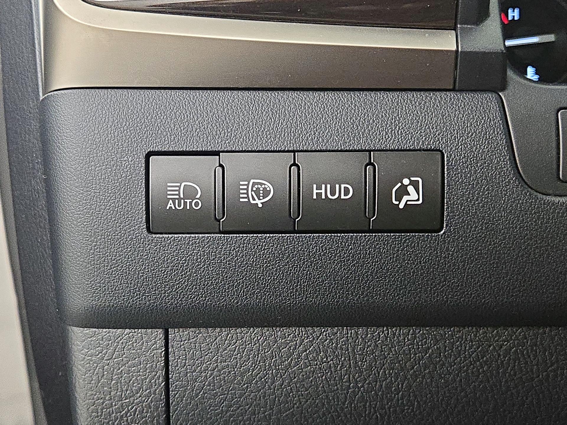 Thumbnail: 2021 Lexus LX - 13