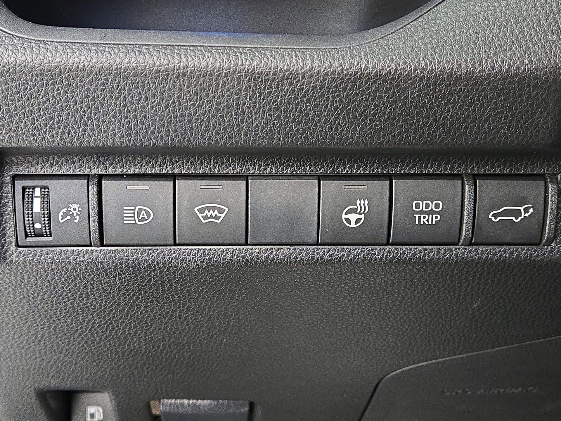 Thumbnail: 2023 Toyota RAV4 - 13