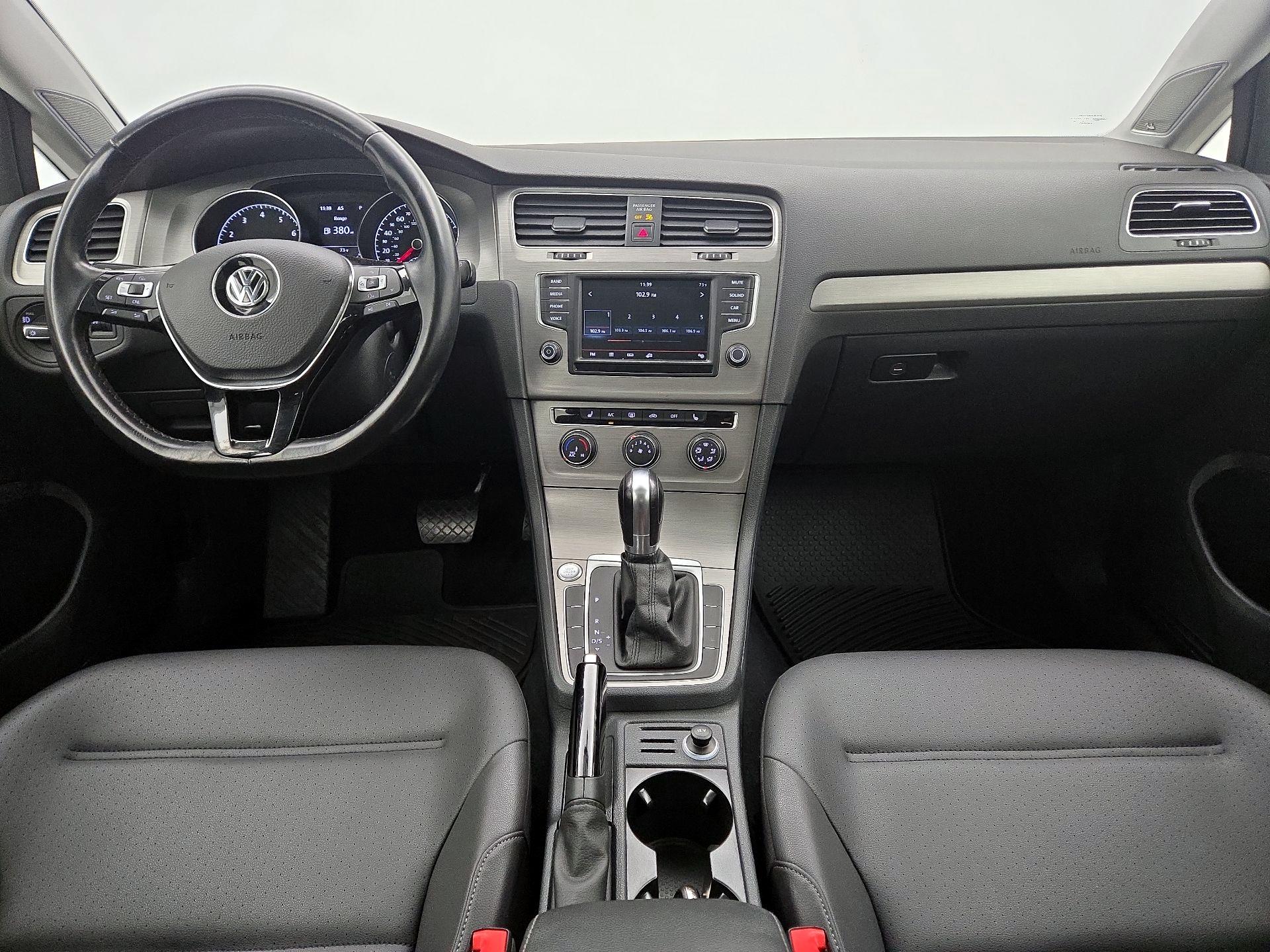 Thumbnail: 2016 Volkswagen Golf - 9