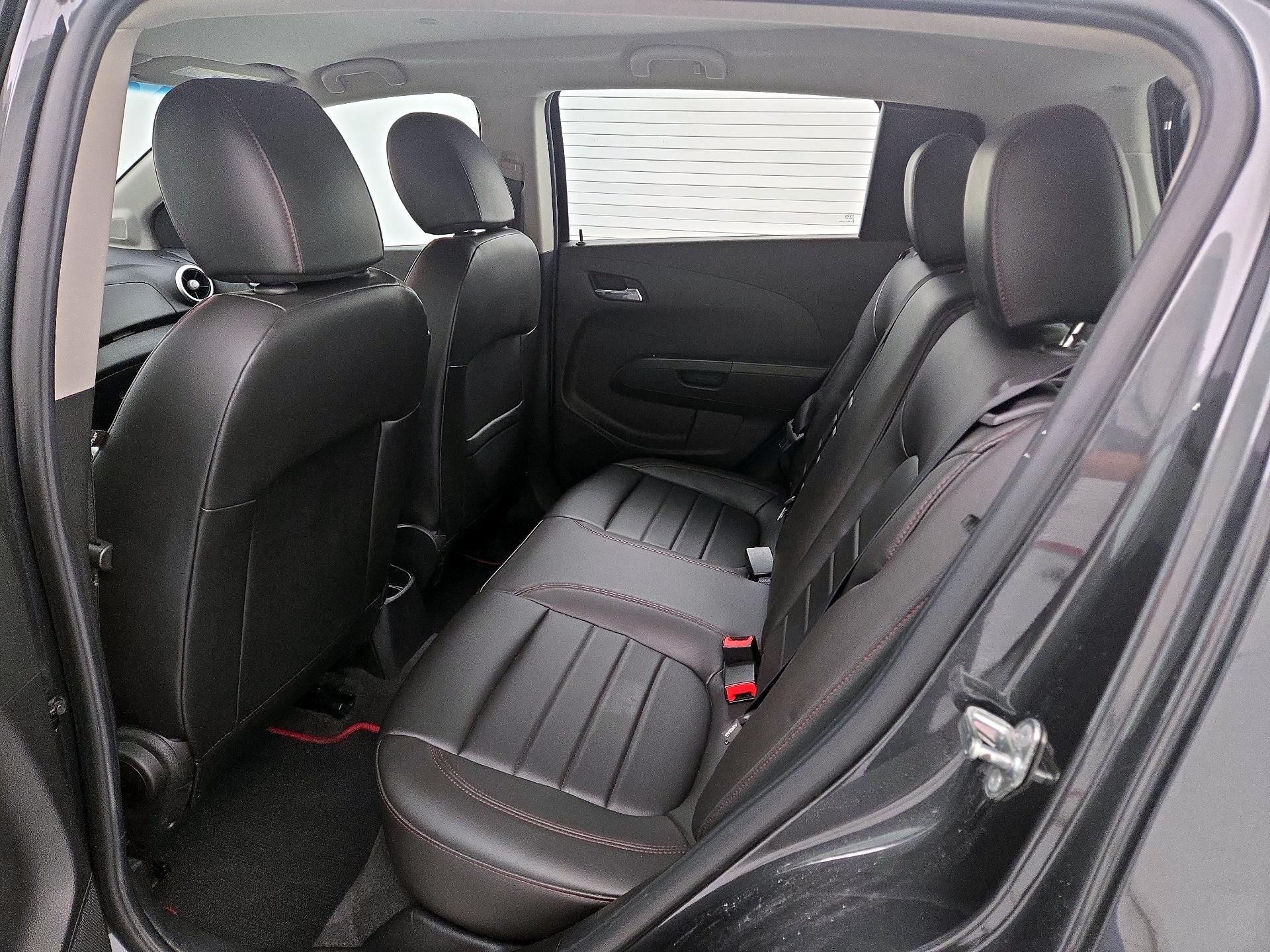 Thumbnail: 2017 Chevrolet Sonic - 18