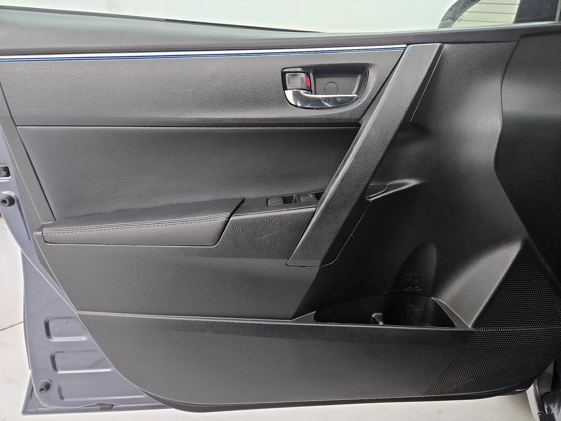 Thumbnail: 2016 Toyota Corolla - 12