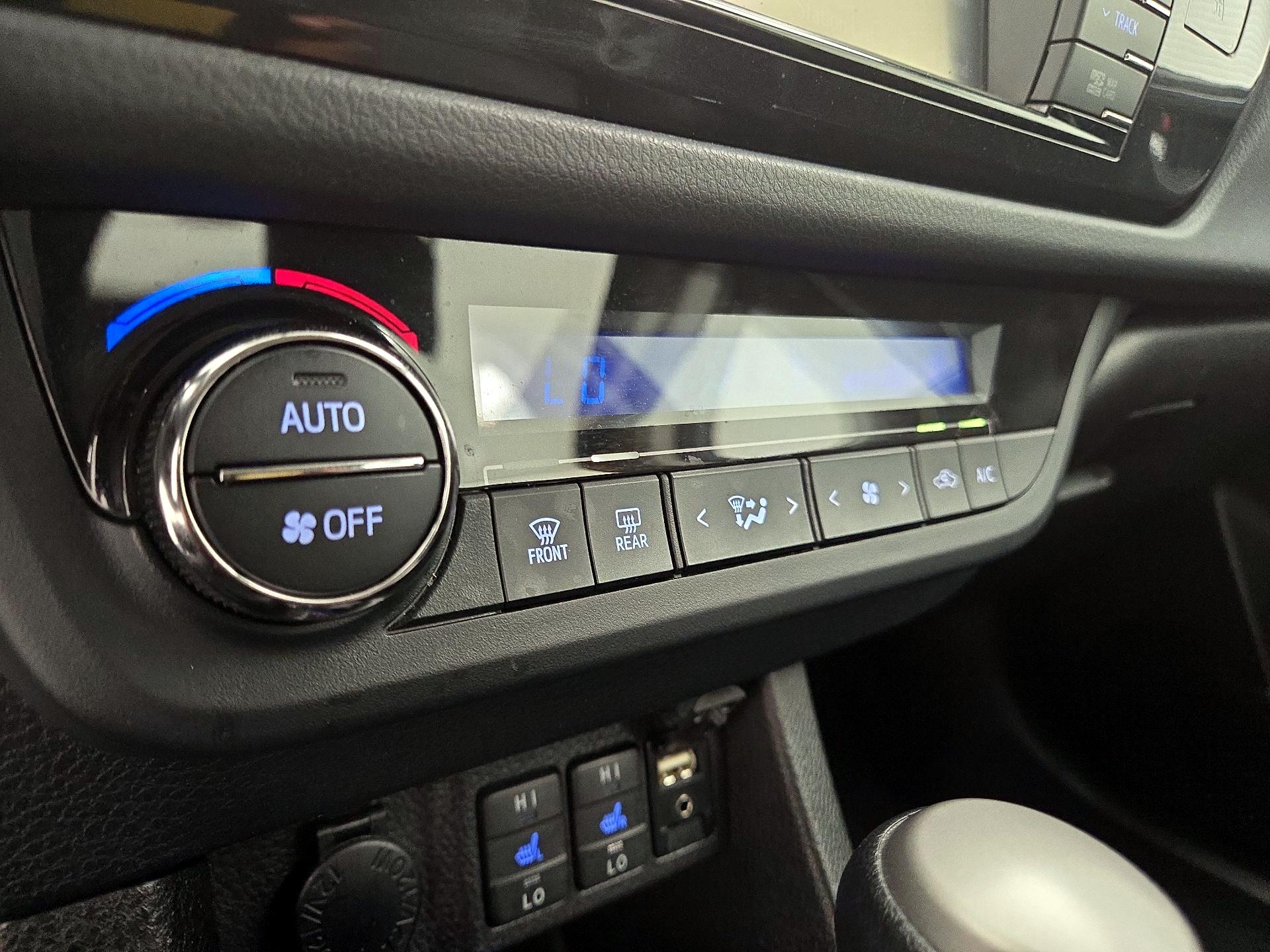 Thumbnail: 2016 Toyota Corolla - 16