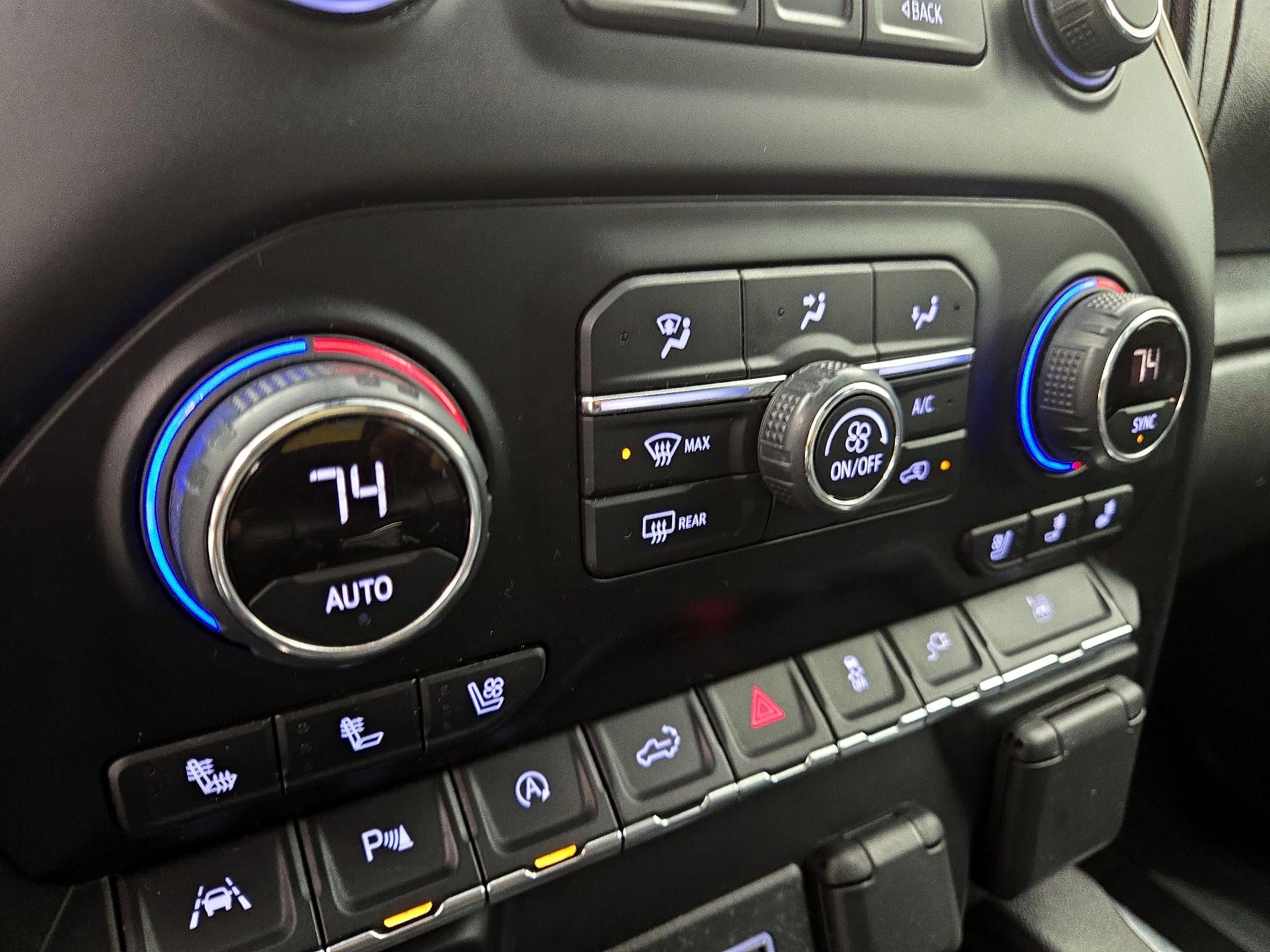 Thumbnail: 2021 Chevrolet Silverado 1500 - 16