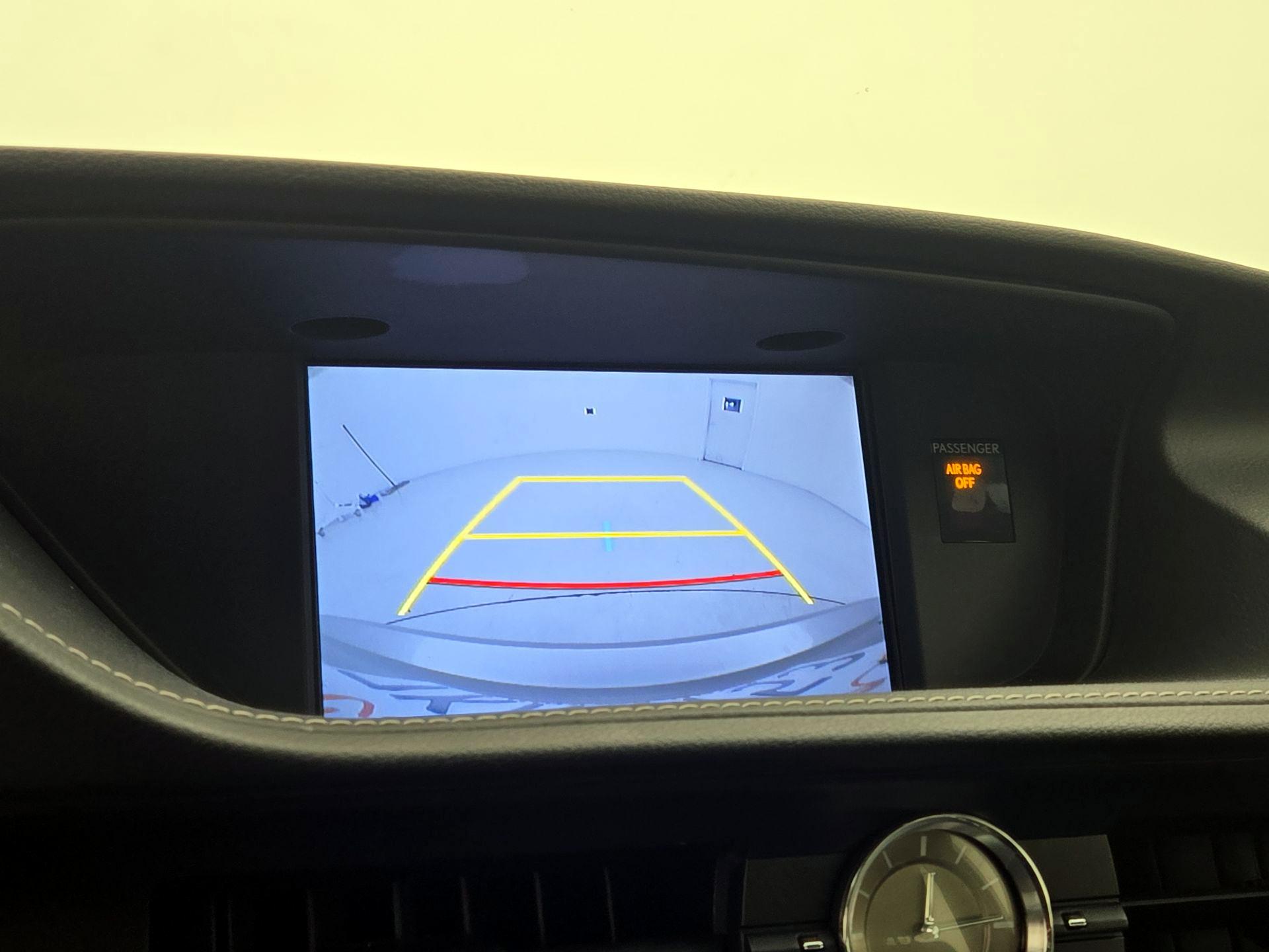 Thumbnail: 2015 Lexus ES - 14