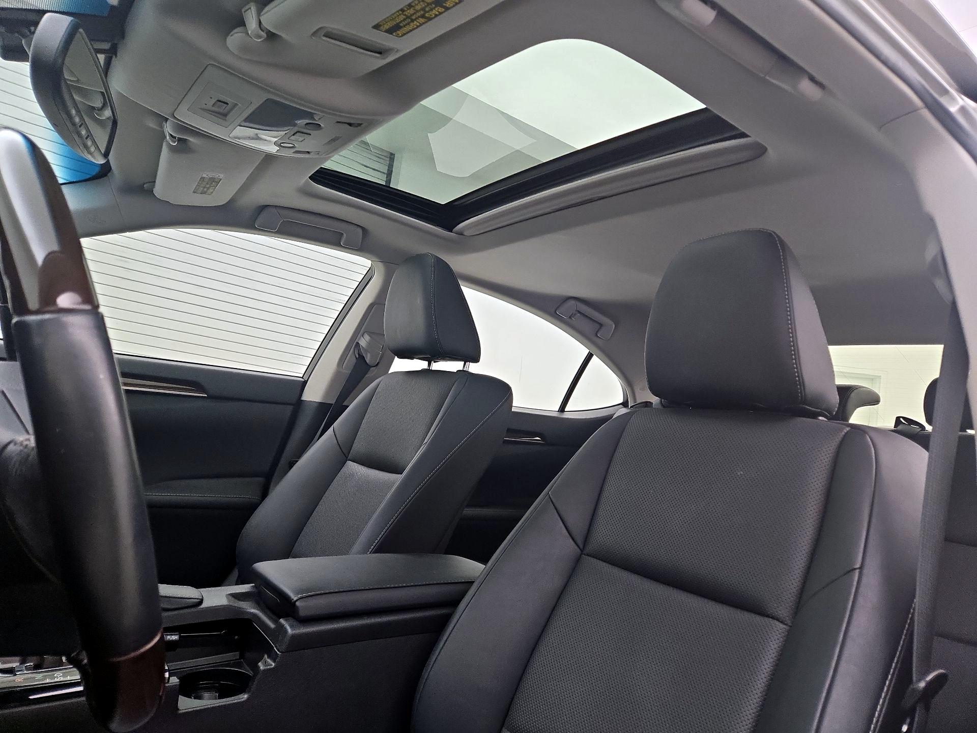 Thumbnail: 2015 Lexus ES - 18