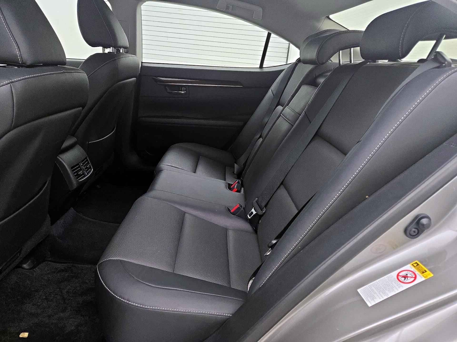 Thumbnail: 2015 Lexus ES - 19