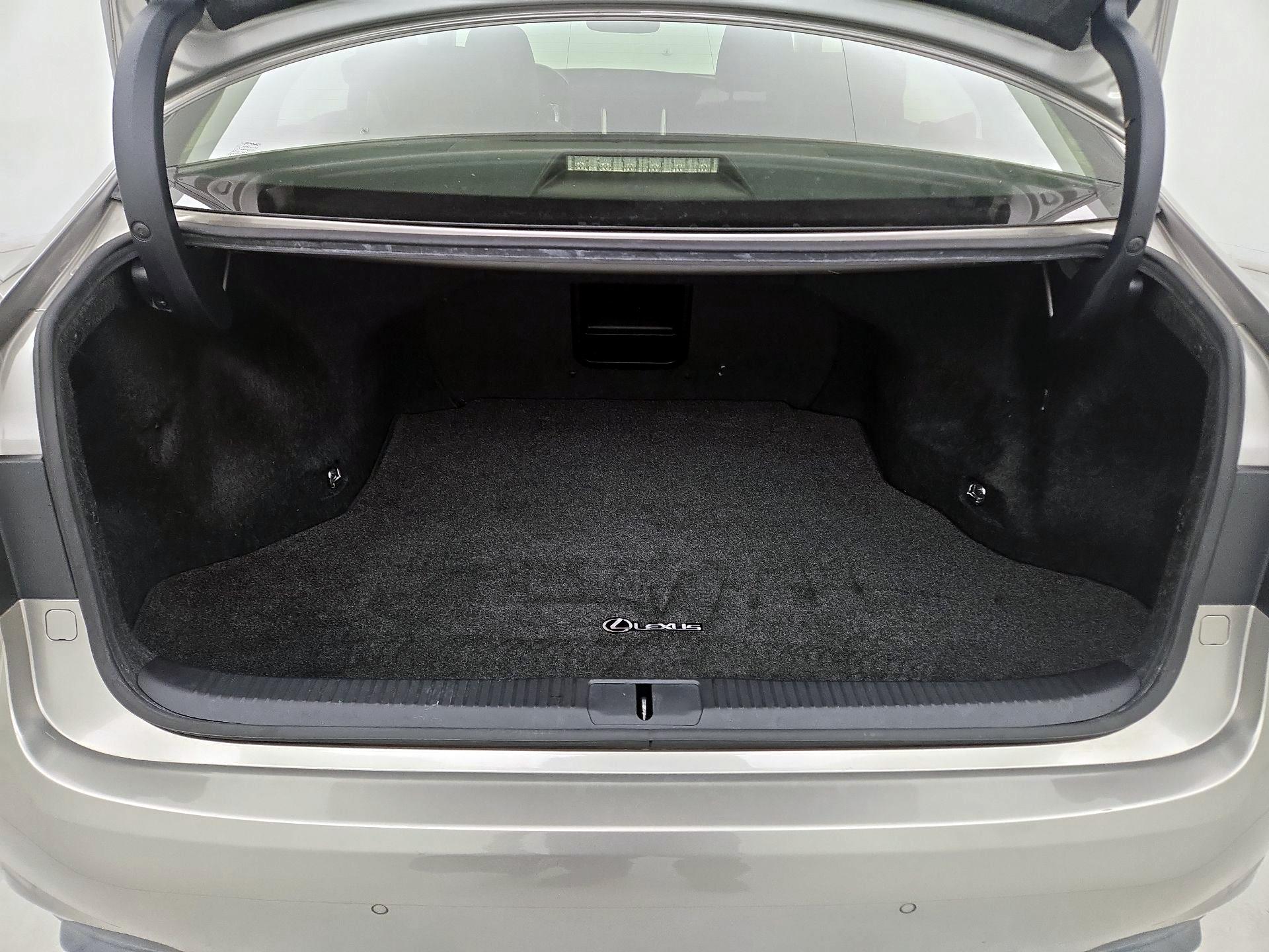 Thumbnail: 2015 Lexus ES - 20