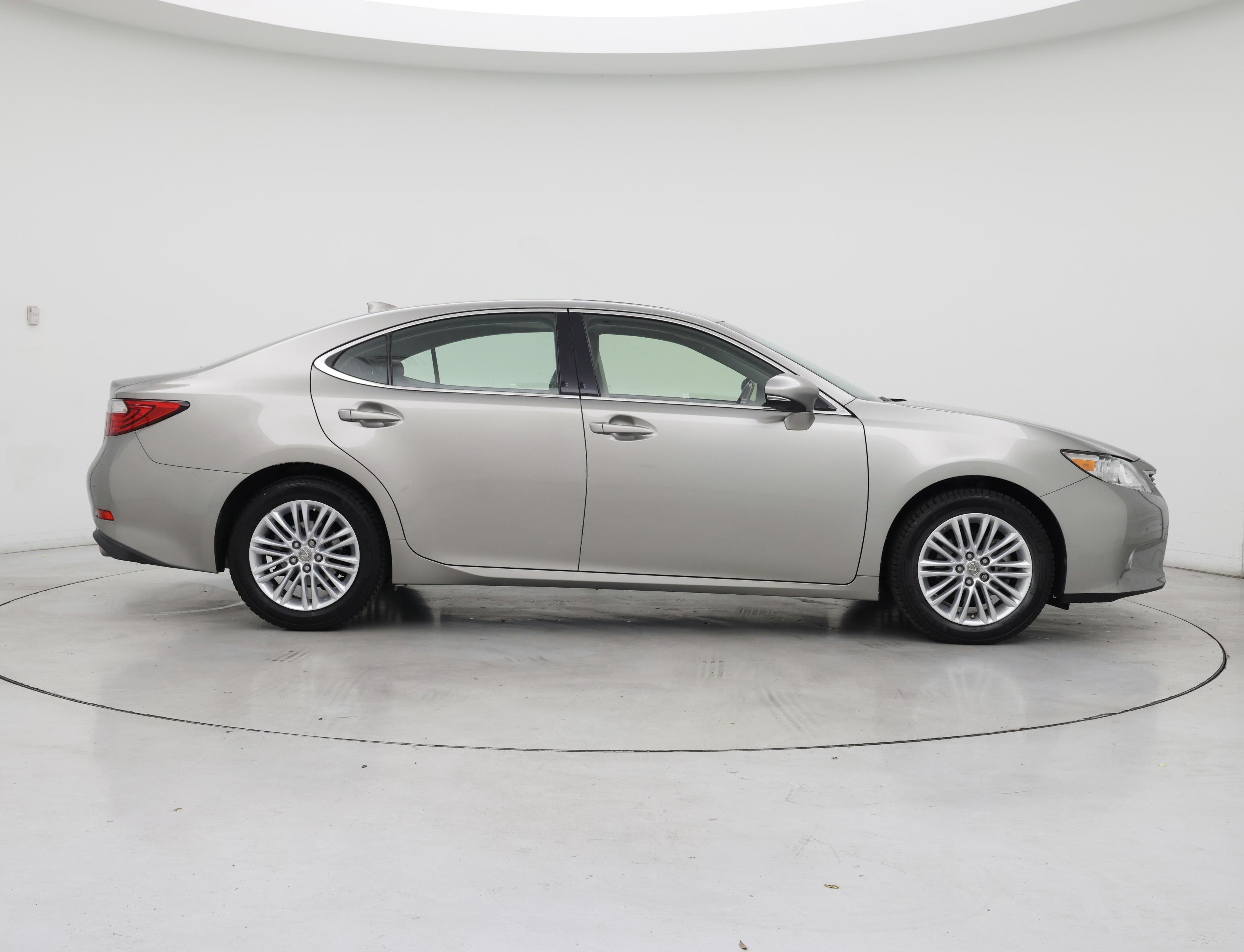 Thumbnail: 2015 Lexus ES - 7