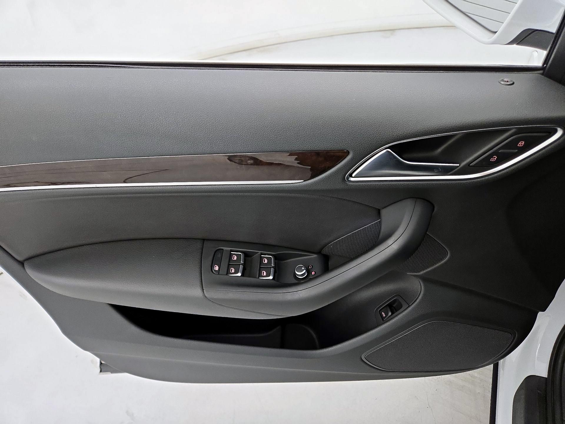 Thumbnail: 2016 Audi Q3 - 12