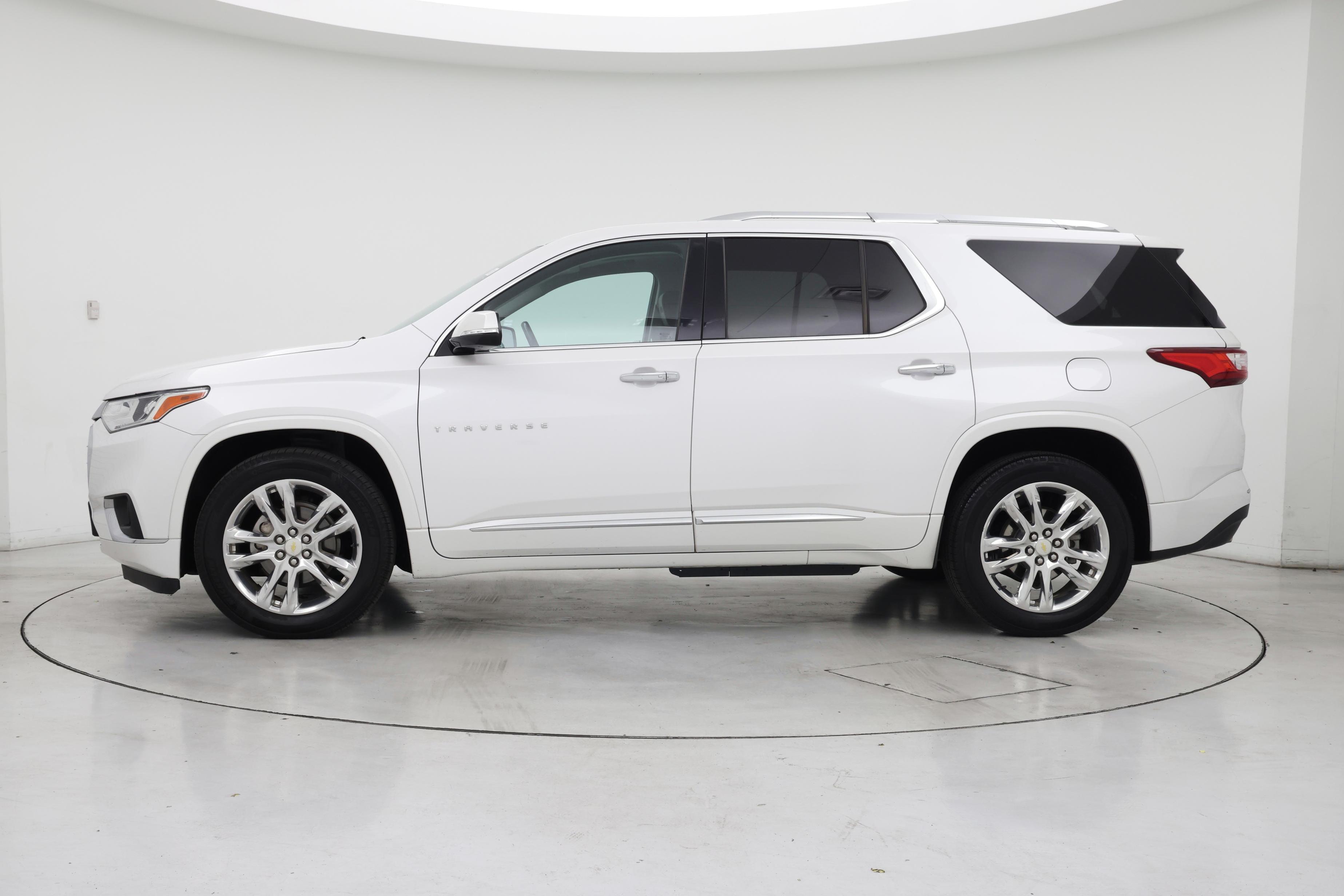 Thumbnail: 2019 Chevrolet Traverse - 3