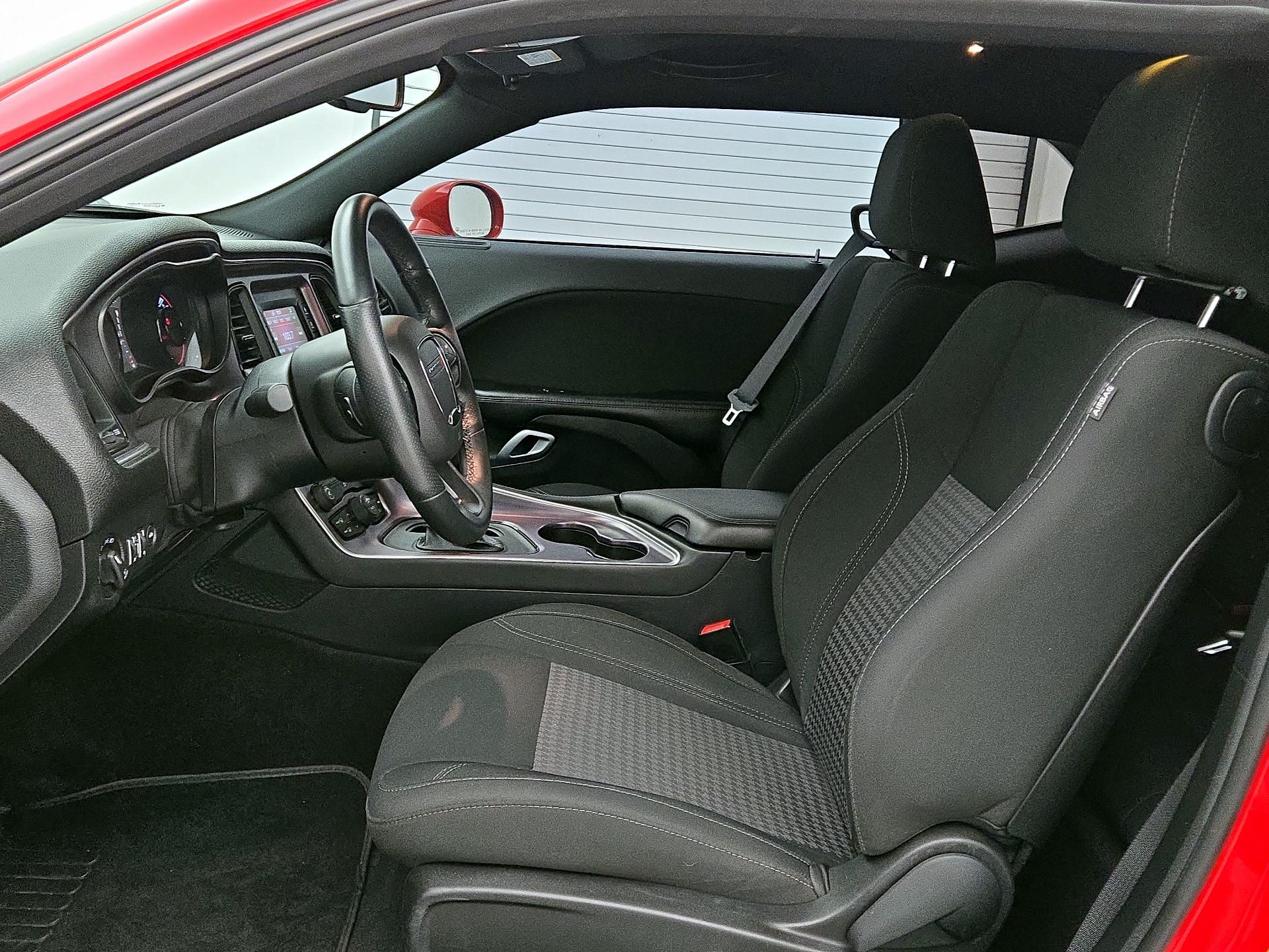 Thumbnail: 2016 Dodge Challenger - 11