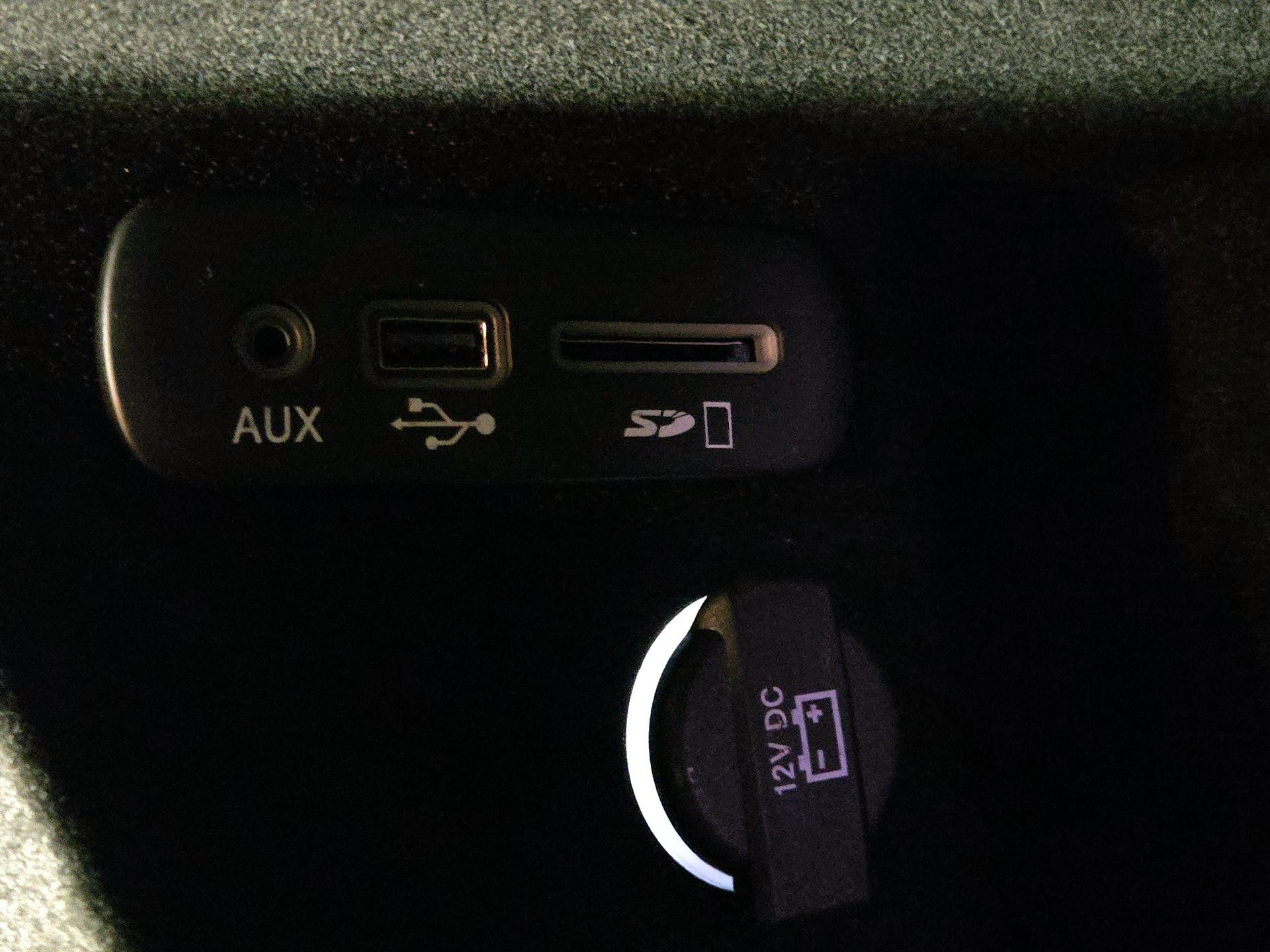 Thumbnail: 2016 Dodge Challenger - 18