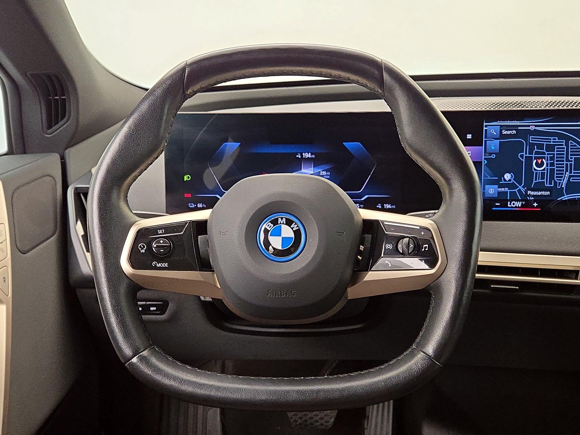 Thumbnail: 2023 BMW iX - 10