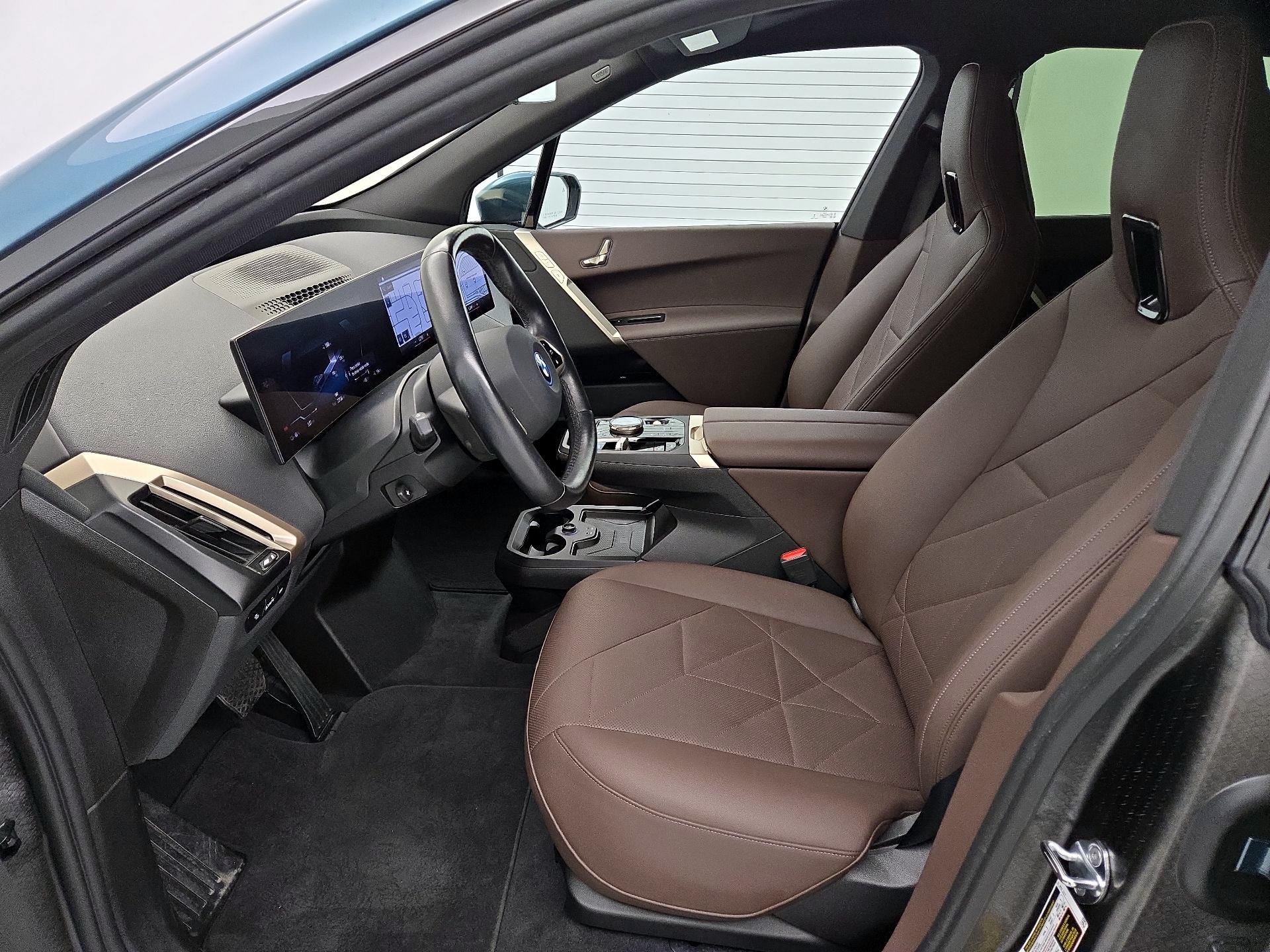 Thumbnail: 2023 BMW iX - 11