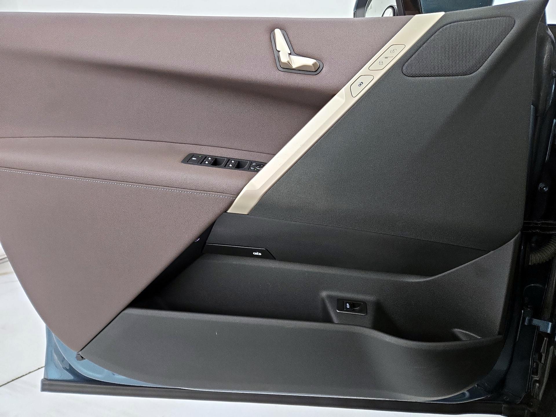 Thumbnail: 2023 BMW iX - 12