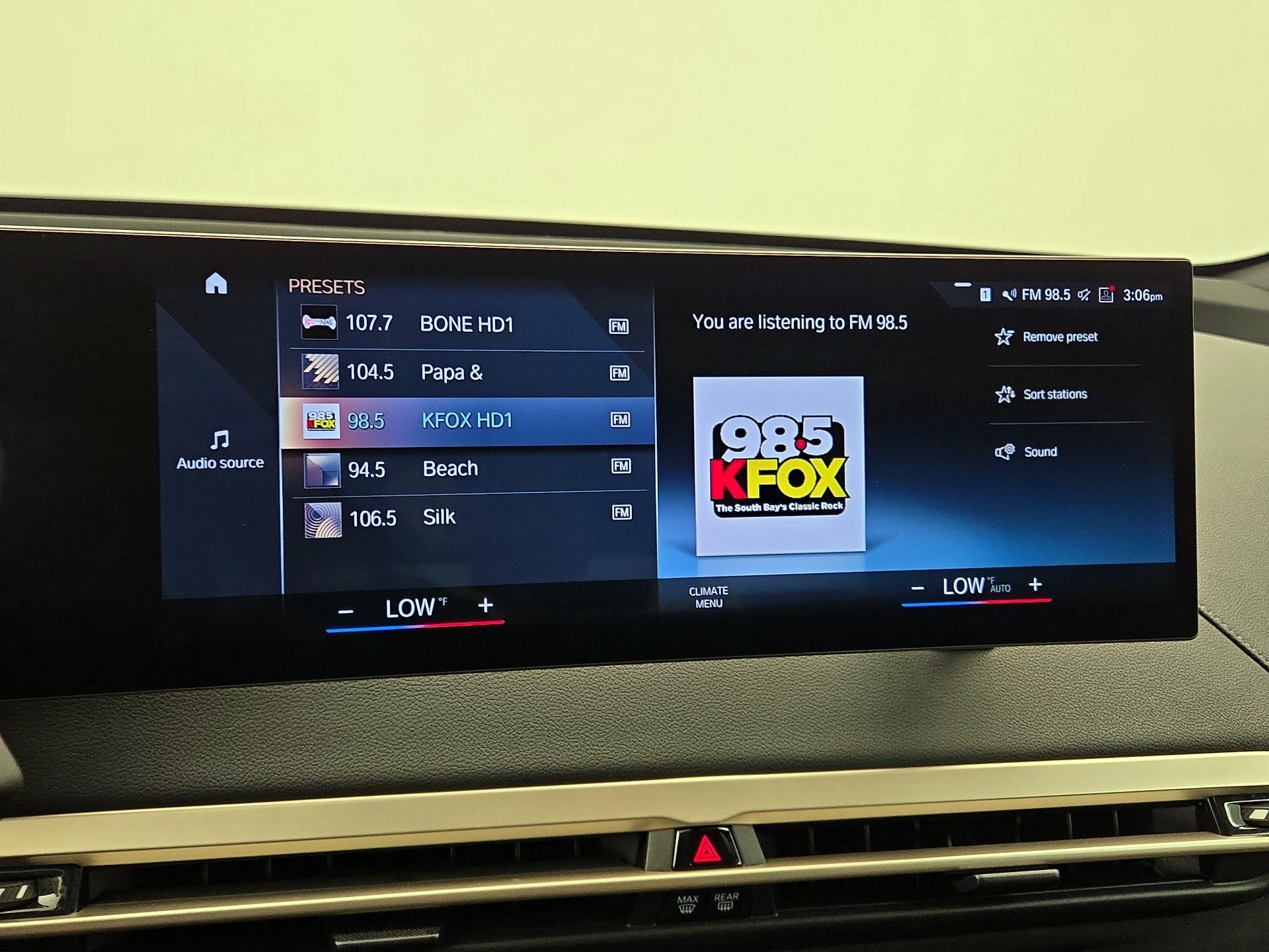 Thumbnail: 2023 BMW iX - 16