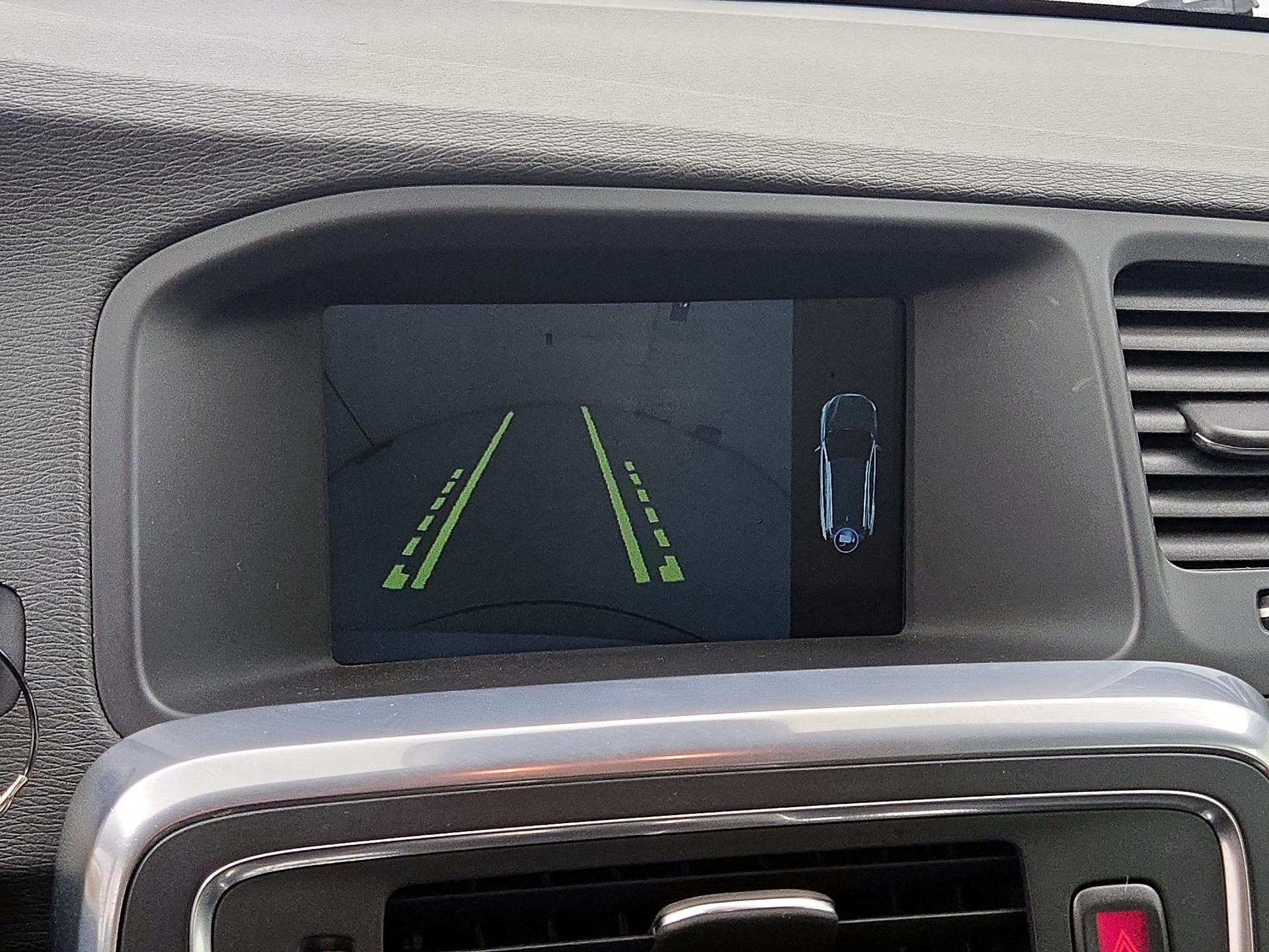 Thumbnail: 2016 Volvo V60 - 14