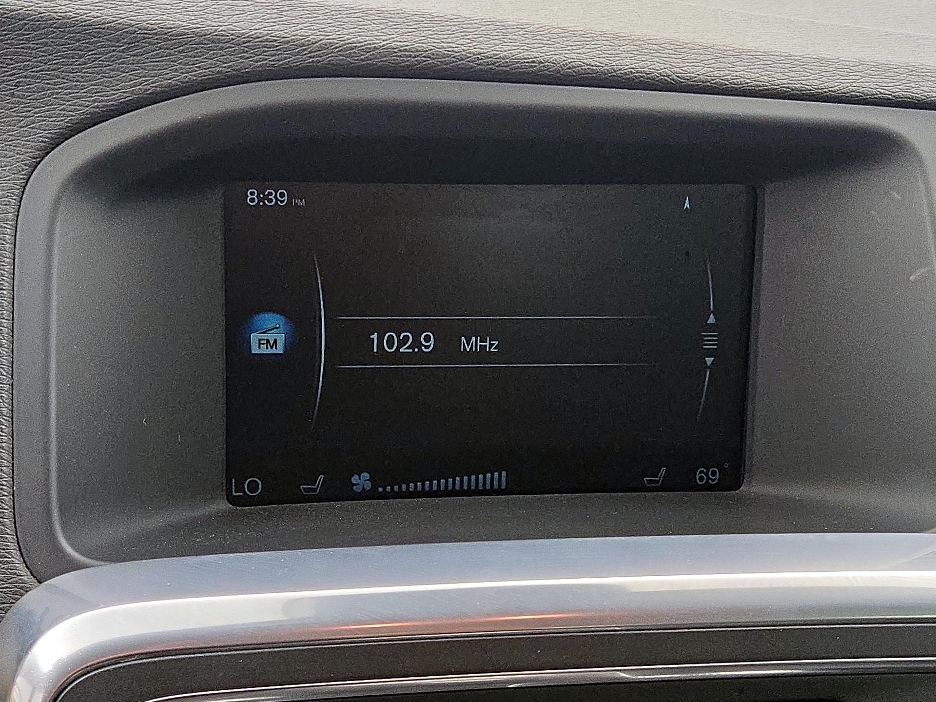 Thumbnail: 2016 Volvo V60 - 15