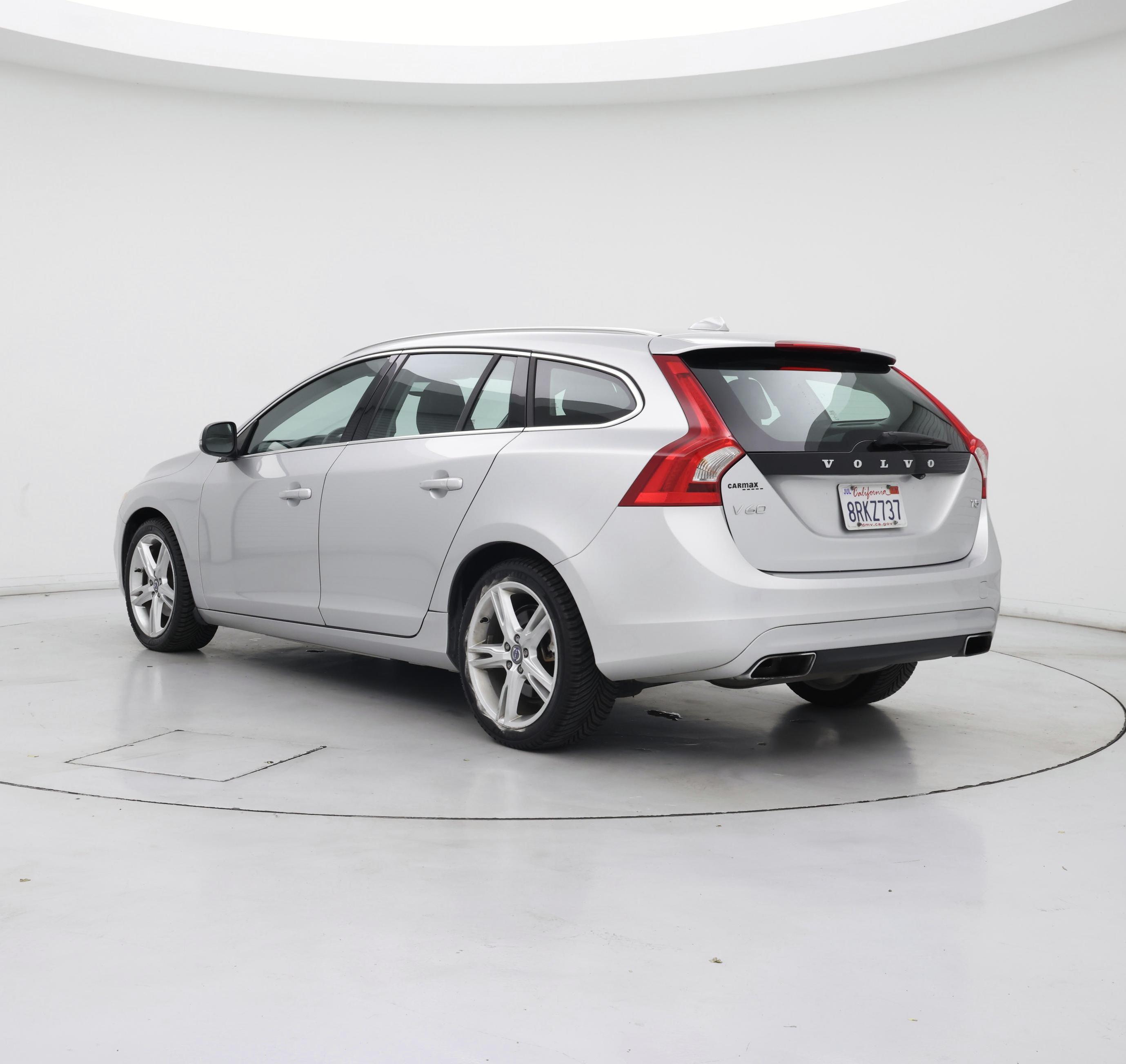 Thumbnail: 2016 Volvo V60 - 2