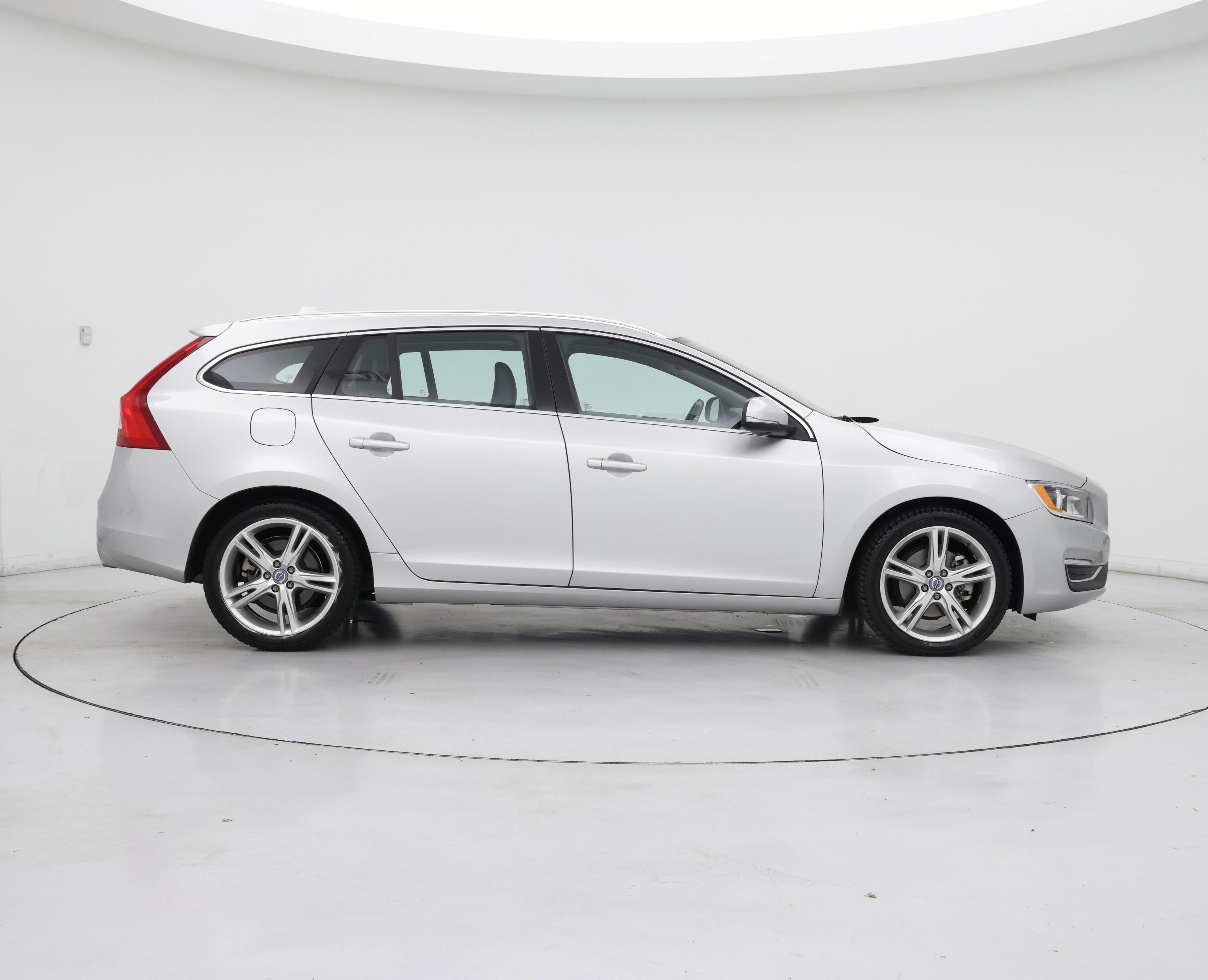 Thumbnail: 2016 Volvo V60 - 7