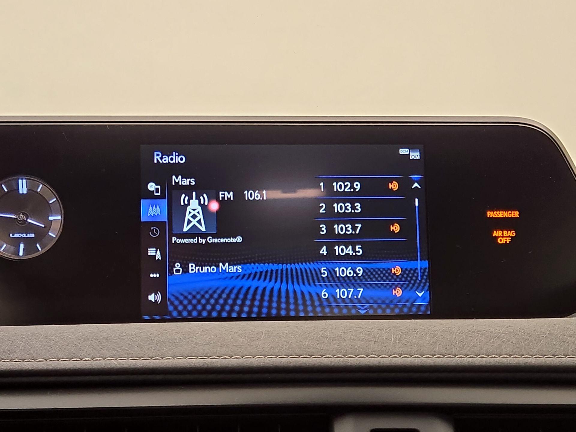 Thumbnail: 2019 Lexus UX - 15