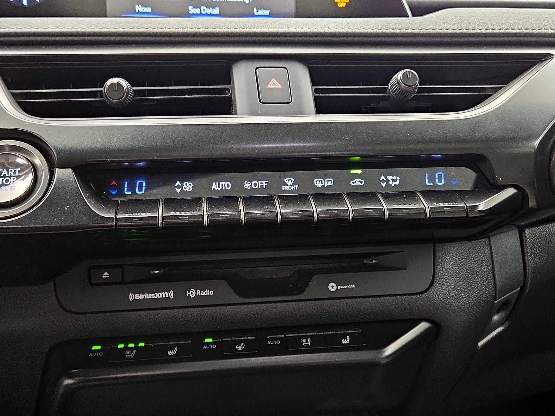 Thumbnail: 2019 Lexus UX - 16