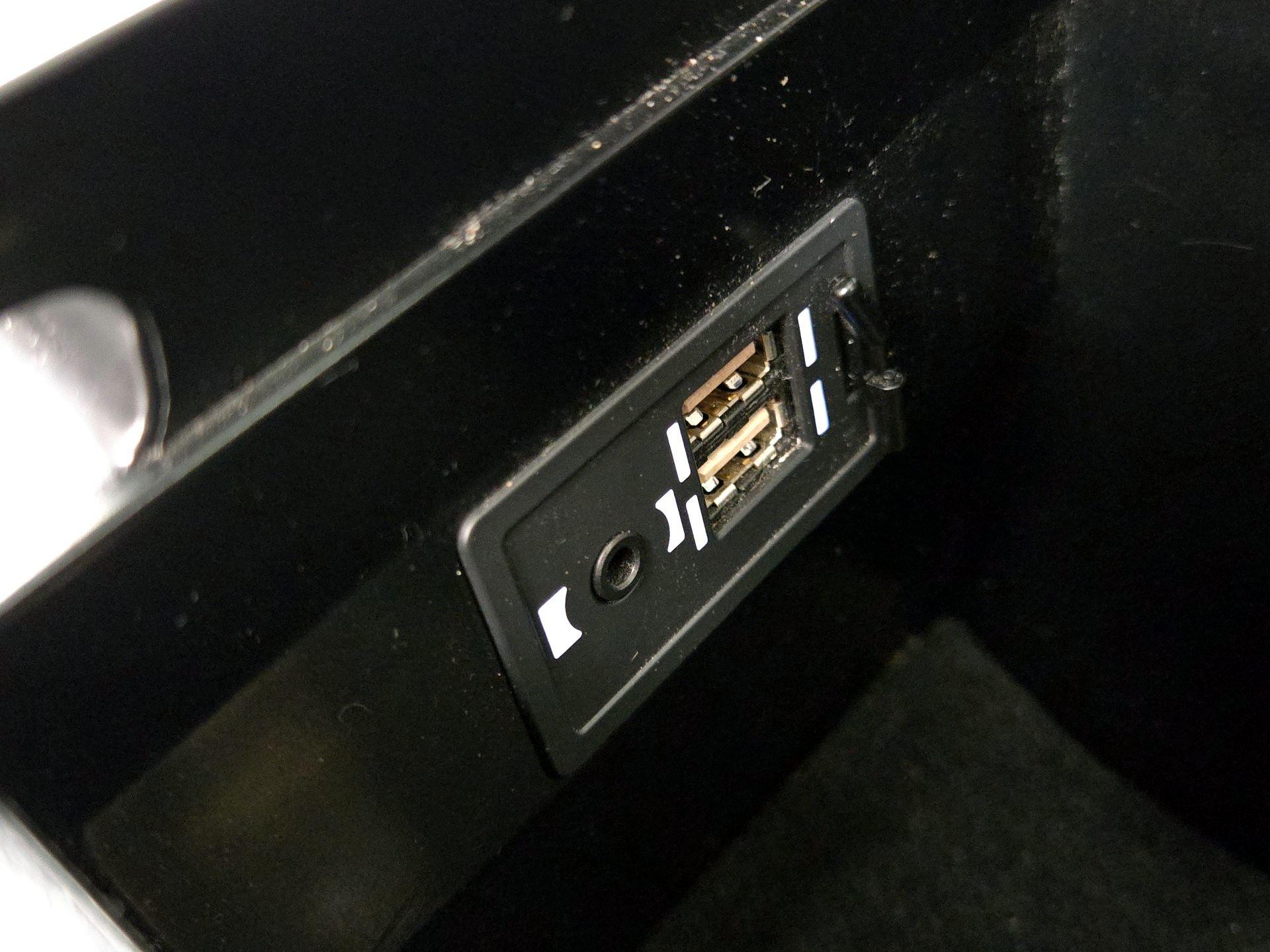 Thumbnail: 2019 Lexus UX - 18