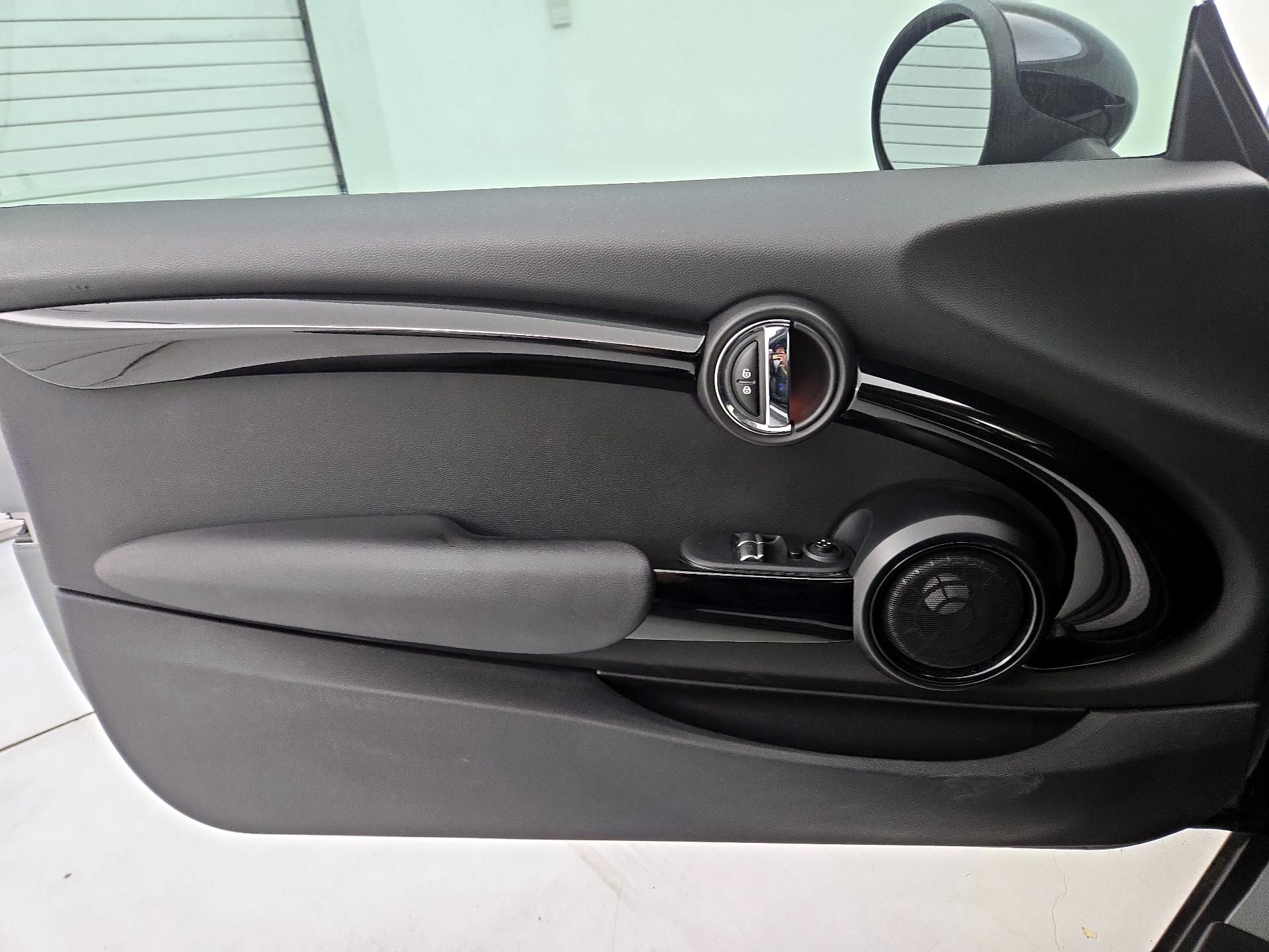 Thumbnail: 2016 MINI Cooper Hardtop - 12