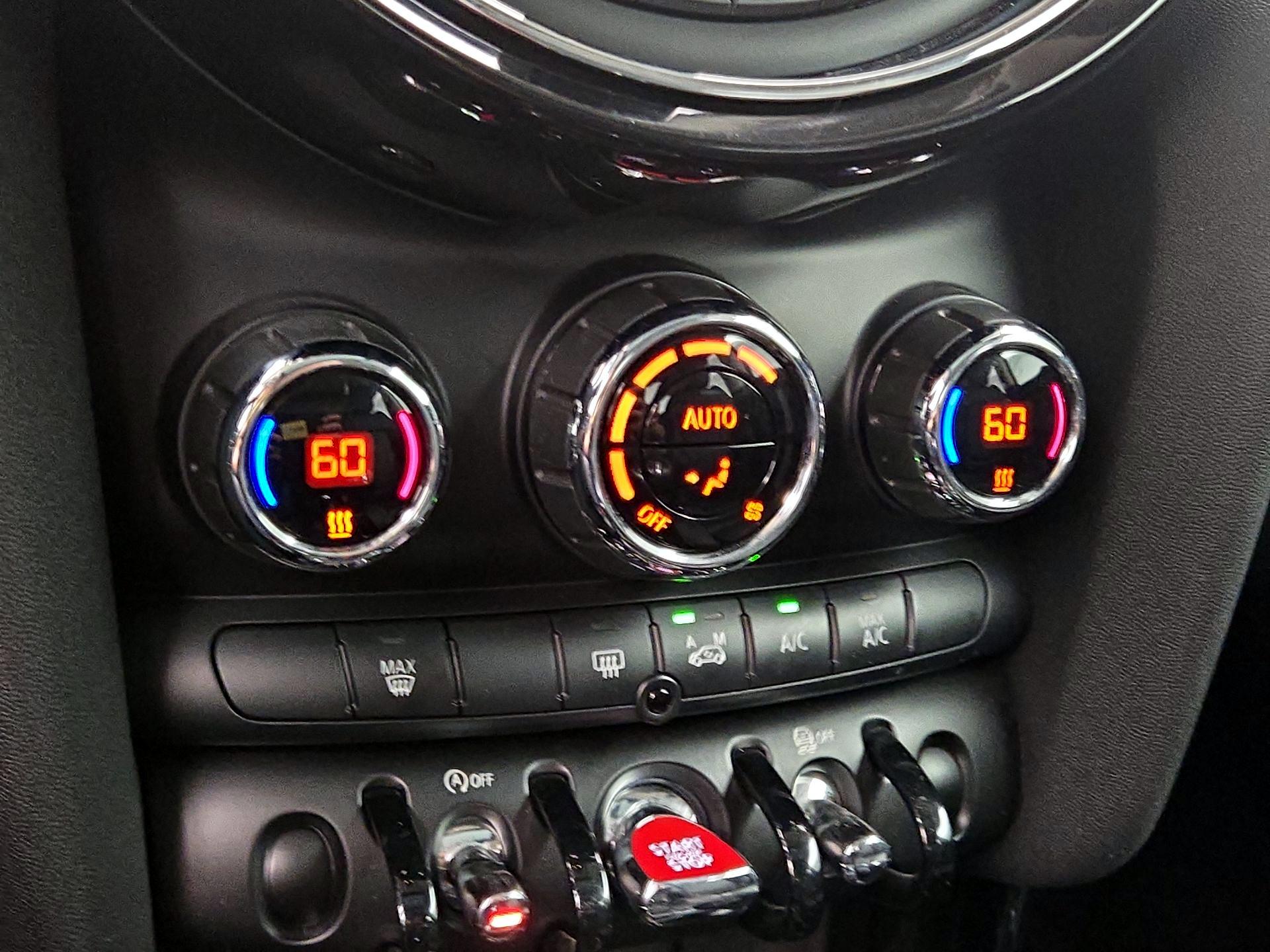 Thumbnail: 2016 MINI Cooper Hardtop - 16