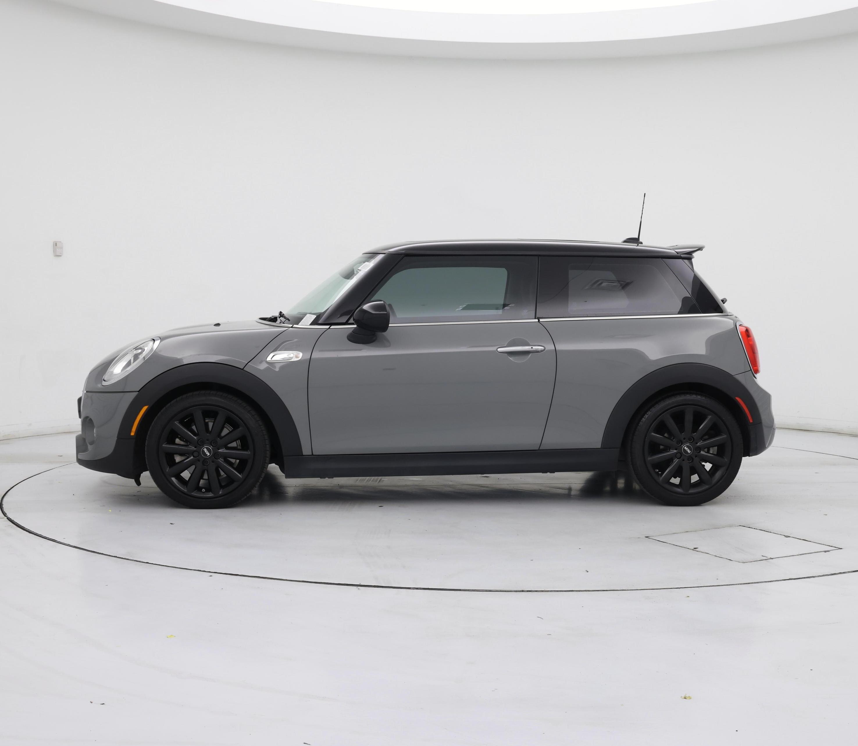 Thumbnail: 2016 MINI Cooper Hardtop - 3