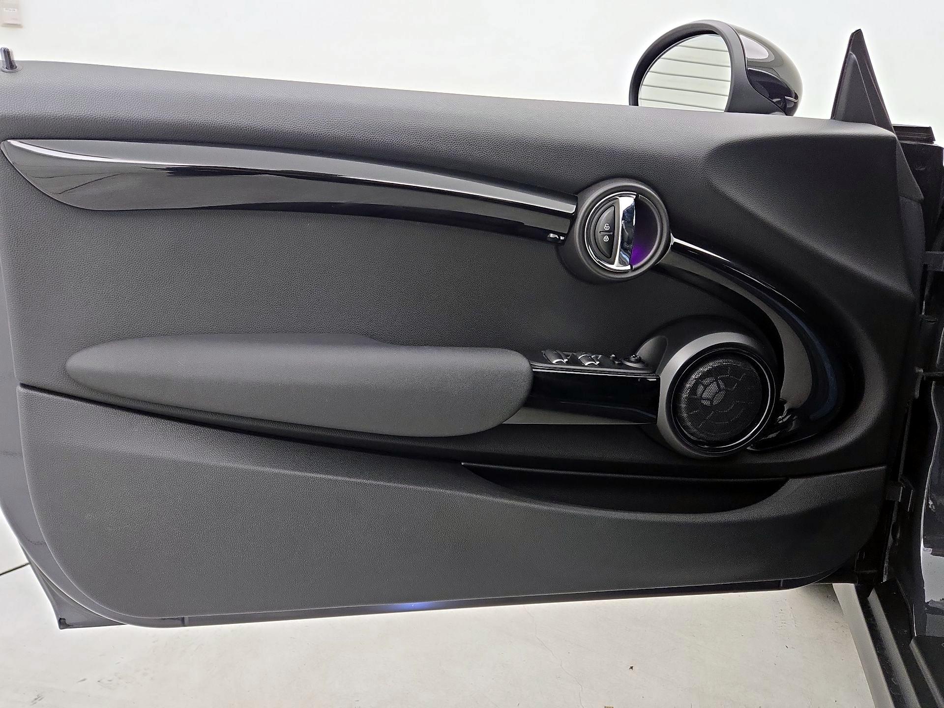 Thumbnail: 2019 MINI Cooper - 12