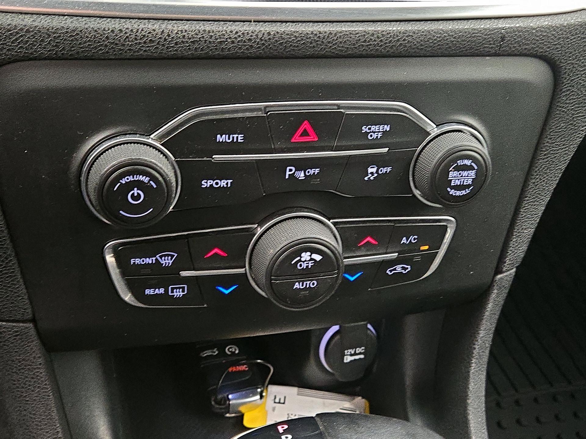 Thumbnail: 2018 Dodge Charger - 16