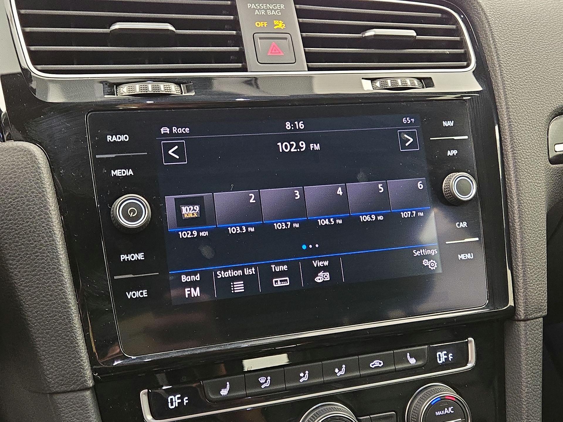 Thumbnail: 2019 Volkswagen Golf - 16