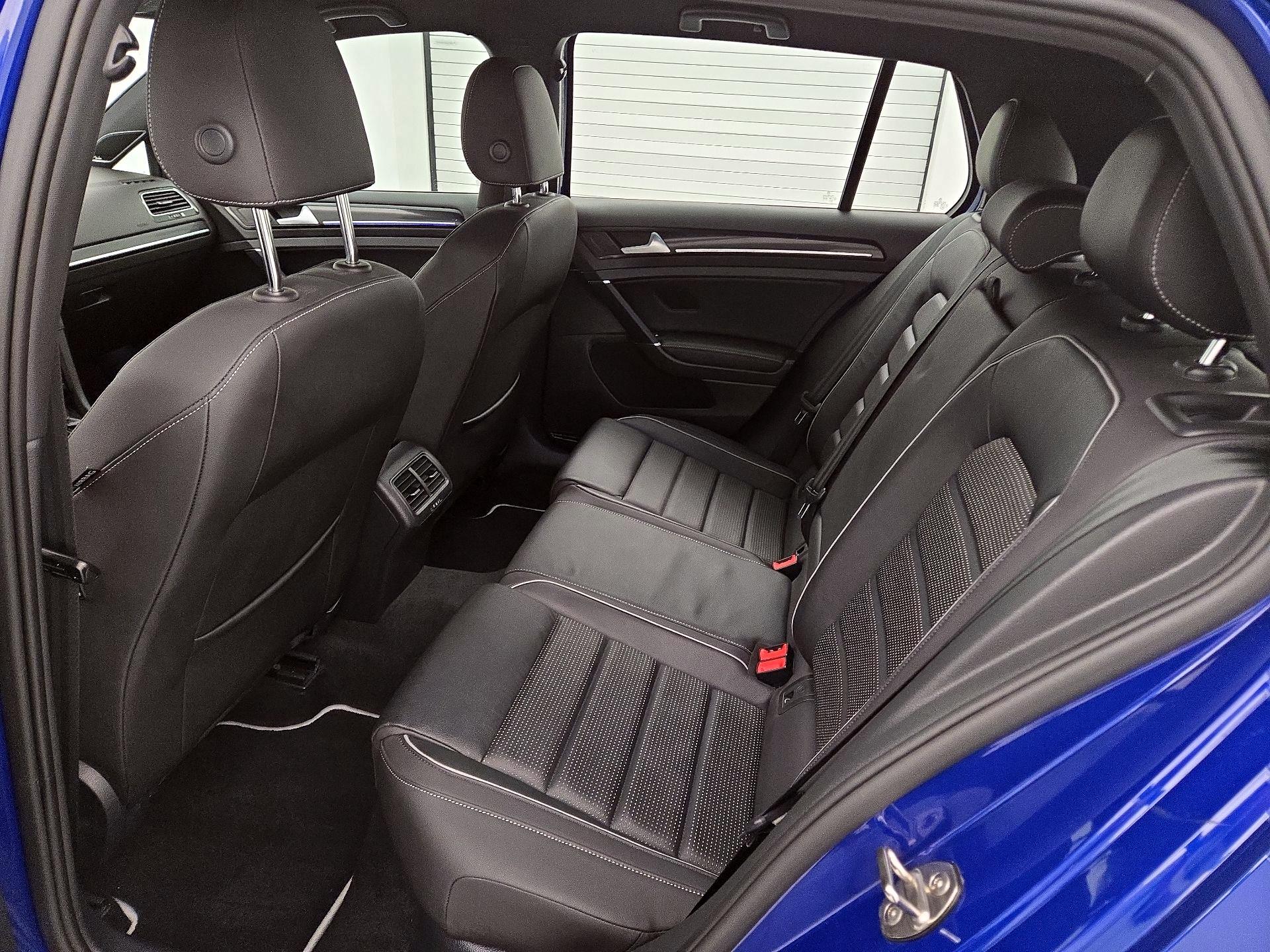 Thumbnail: 2019 Volkswagen Golf - 20