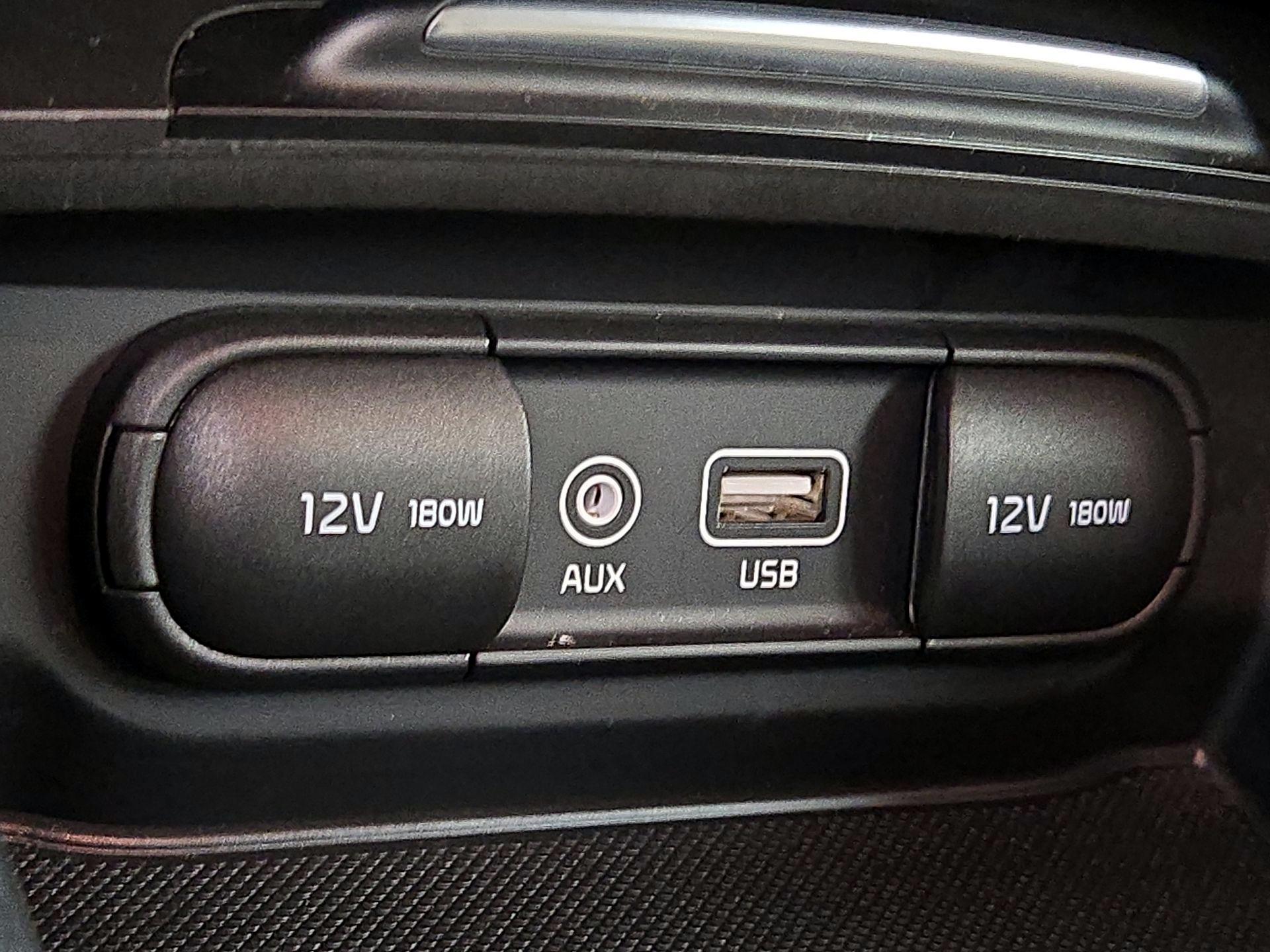 Thumbnail: 2018 Kia Optima - 18