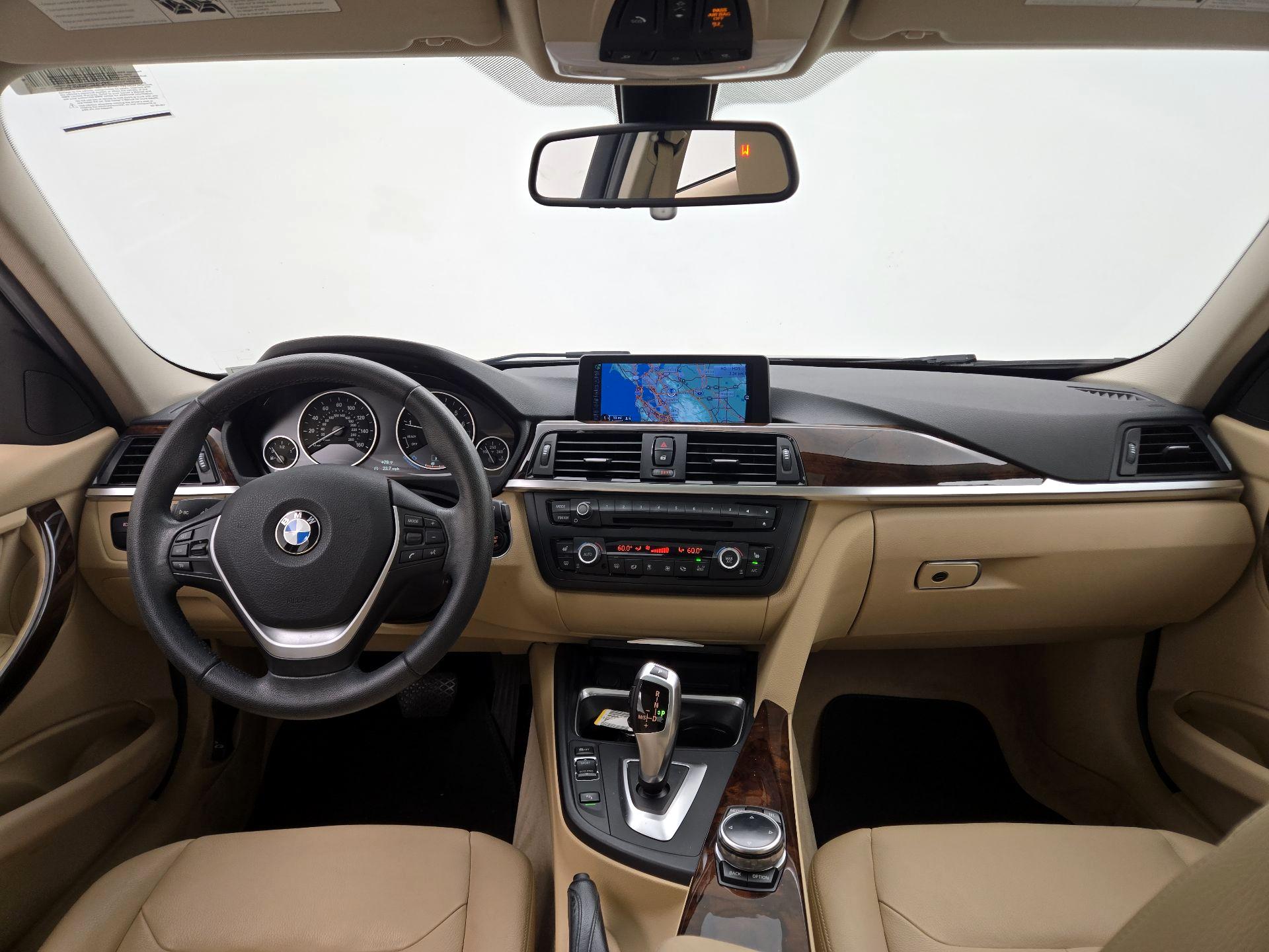 Thumbnail: 2015 BMW 3 Series - 9