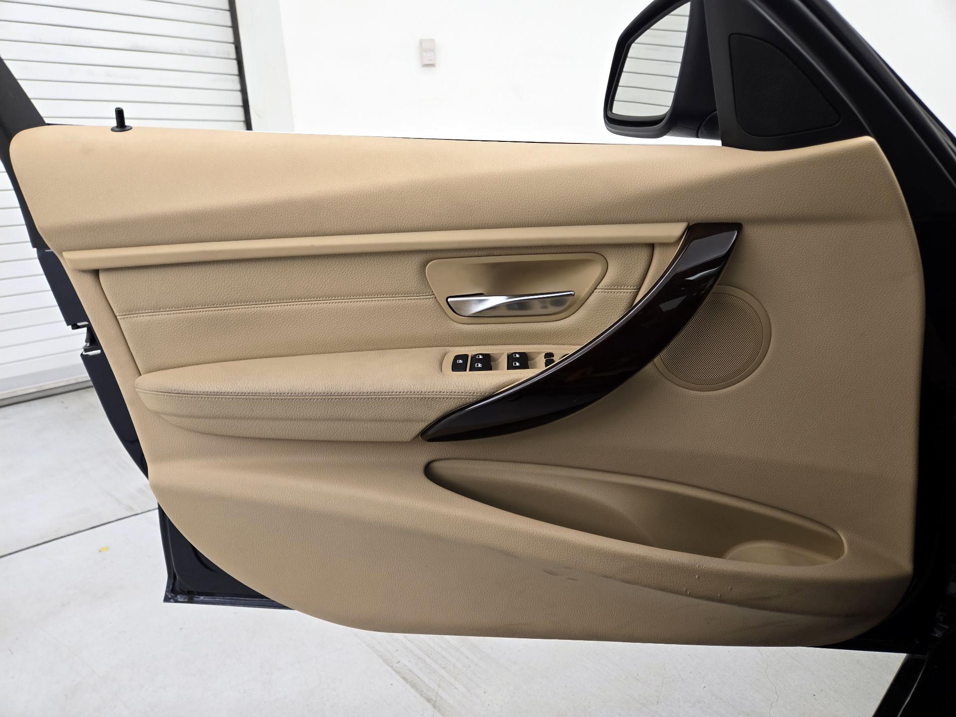 Thumbnail: 2015 BMW 3 Series - 12